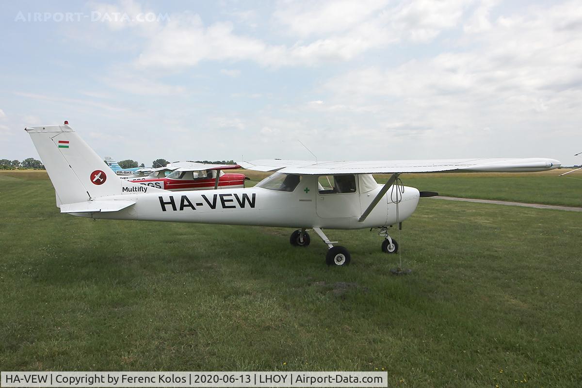 HA-VEW, Cessna 150F C/N 150-64526, lhoy