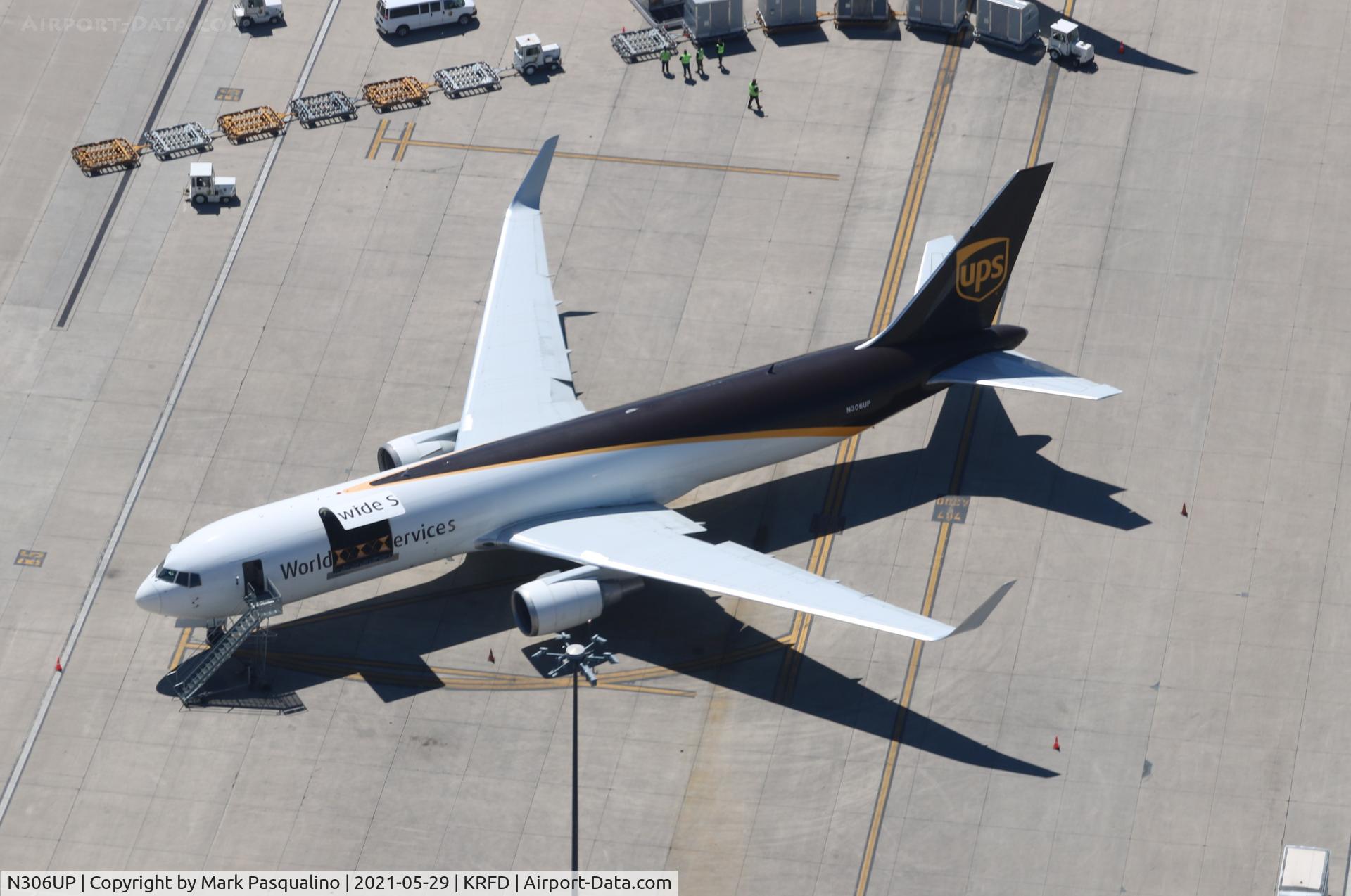 N306UP, 1996 Boeing 767-34AF C/N 27759, Boeing 767-34AF