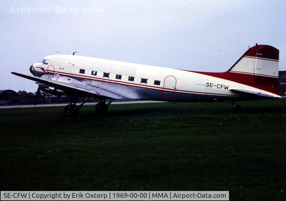 SE-CFW, 1946 Douglas DC-3D C/N 42976, SE-CFW in MMA (Bulltofta) 1969