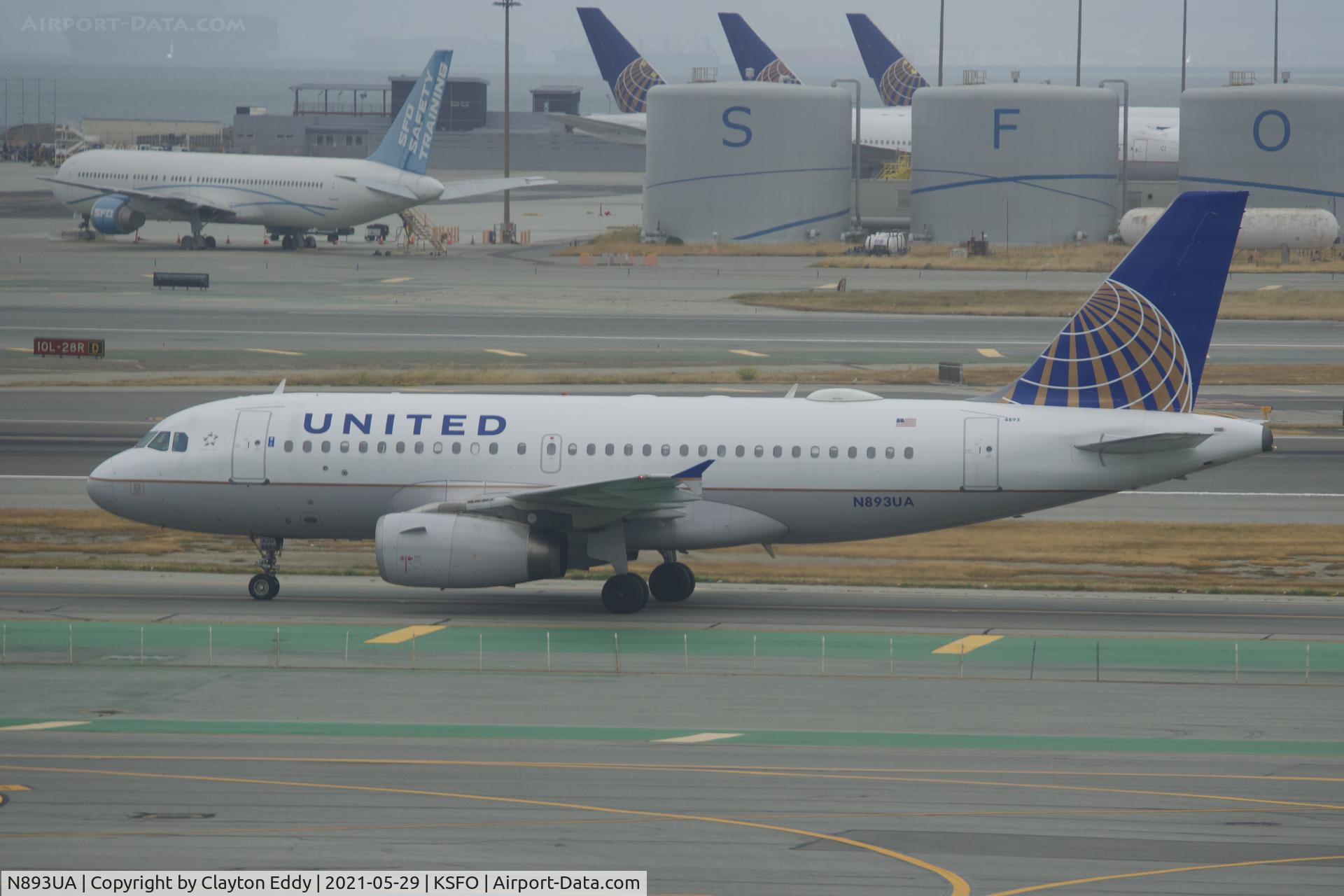 N893UA, 2006 Airbus A319-132 C/N 2948, Skyterrace SFO 2021.
