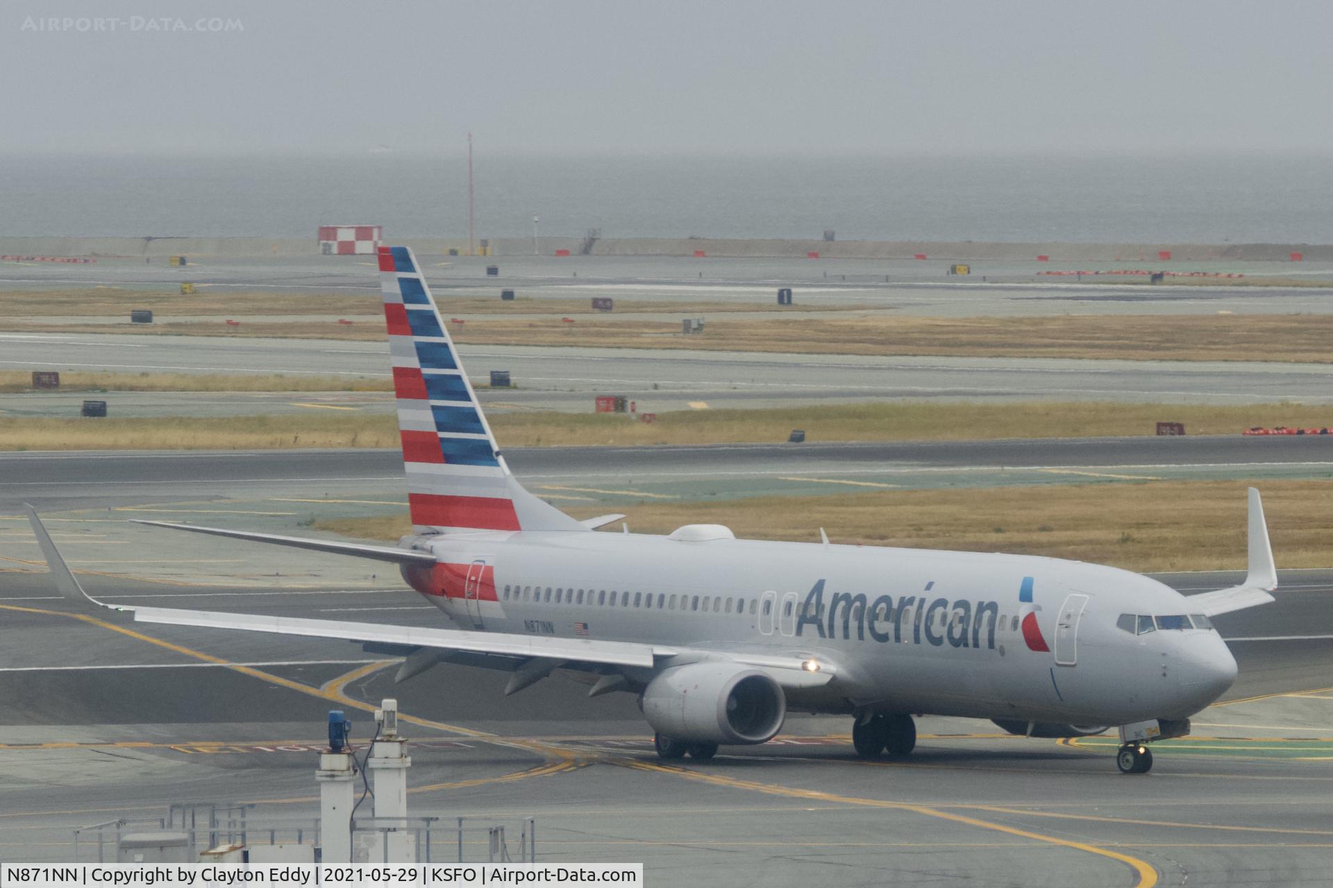 N871NN, 2011 Boeing 737-823 C/N 31127, Skyterrace SFO 2021.
