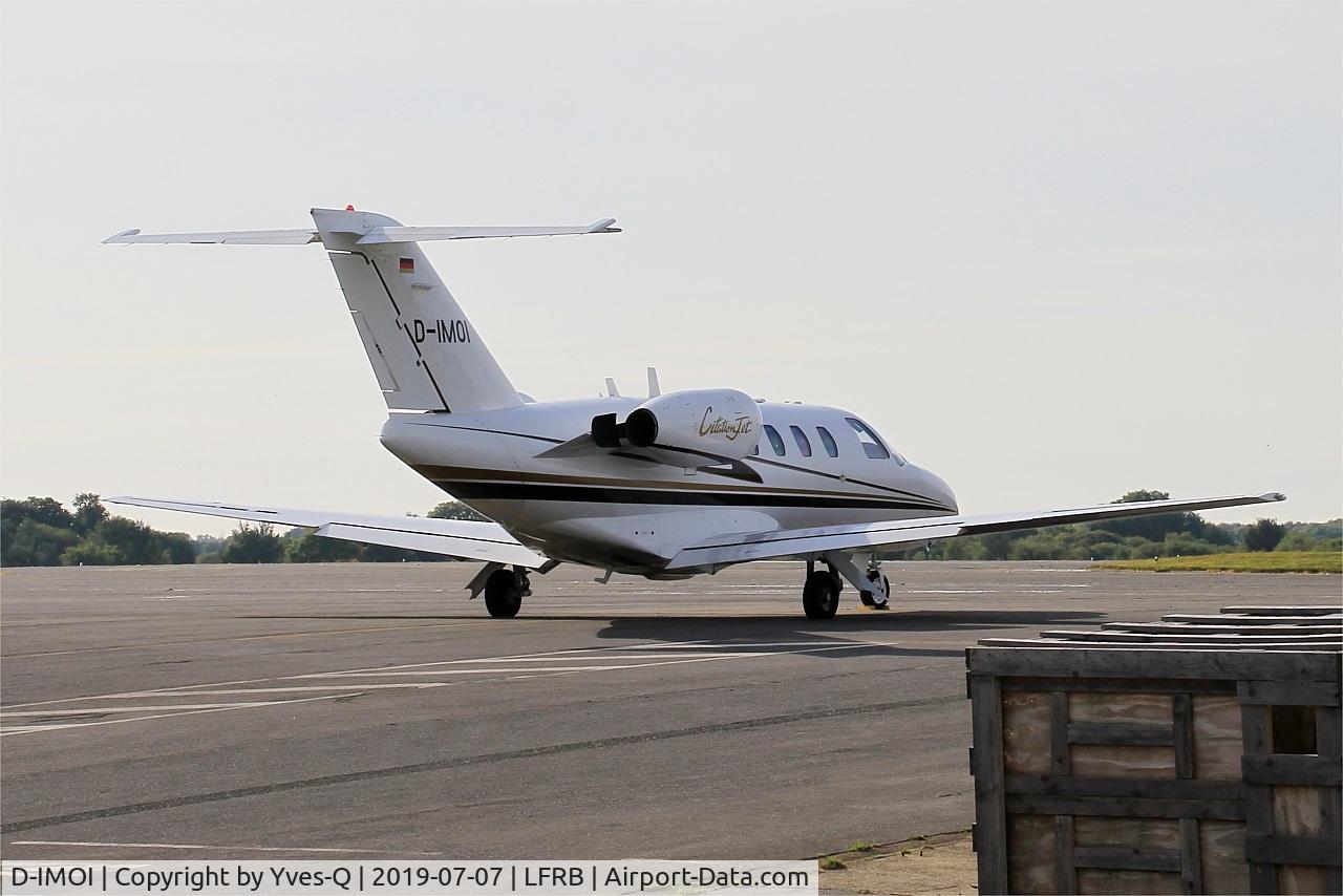 D-IMOI, 1998 Cessna 525 CitationJet CJ1 C/N 525-0240, Cessna 525 CitationJet CJ1, Parked, Brest-Bretagne airport (LFRB-BES)