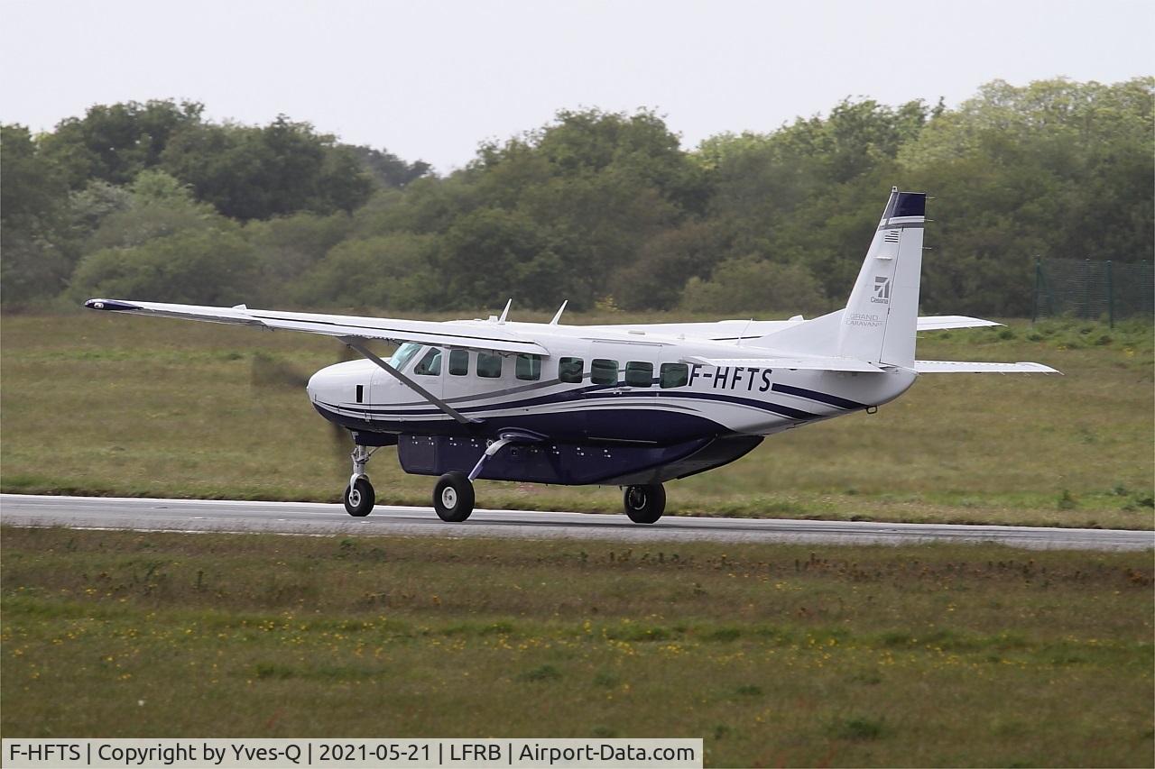 F-HFTS, 2016 Cessna 208B Grand Caravan C/N 208B5265, Textron Aviation Inc. Grand Caravan 208B, Take off run rwy 25L, Brest-Bretagne airport (LFRB-BES)