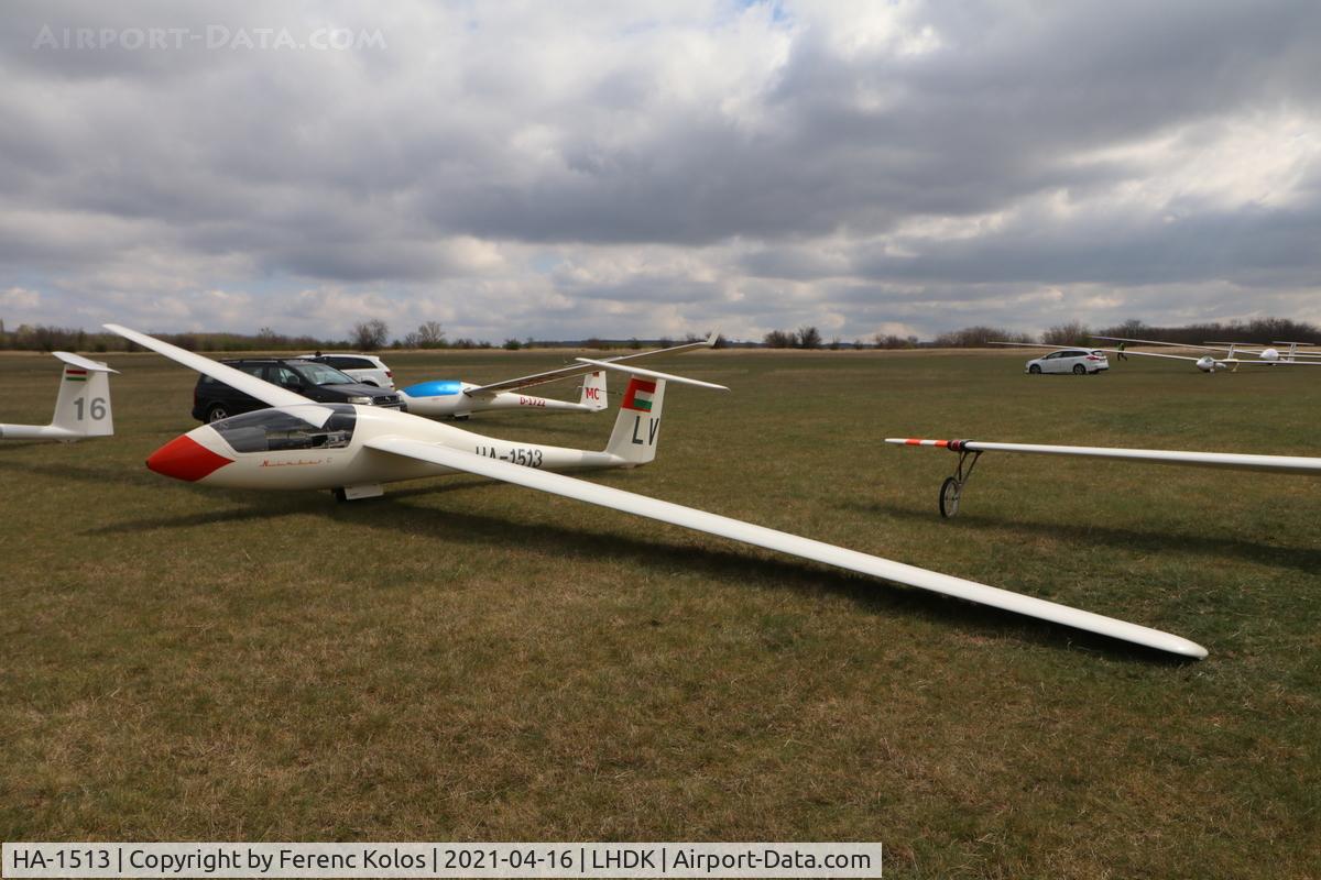 HA-1513, 1979 Schempp-Hirth Mini Nimbus C C/N 146, lhdk