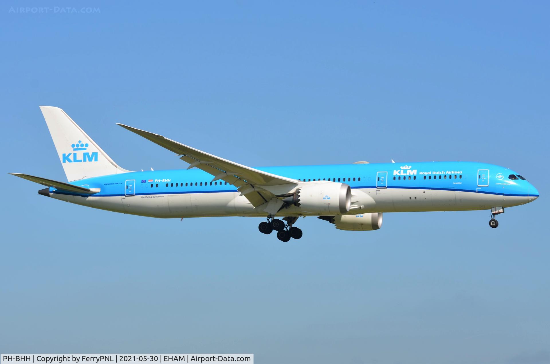 PH-BHH, 2016 Boeing 787-9 Dreamliner C/N 38767, KLM B789 landing