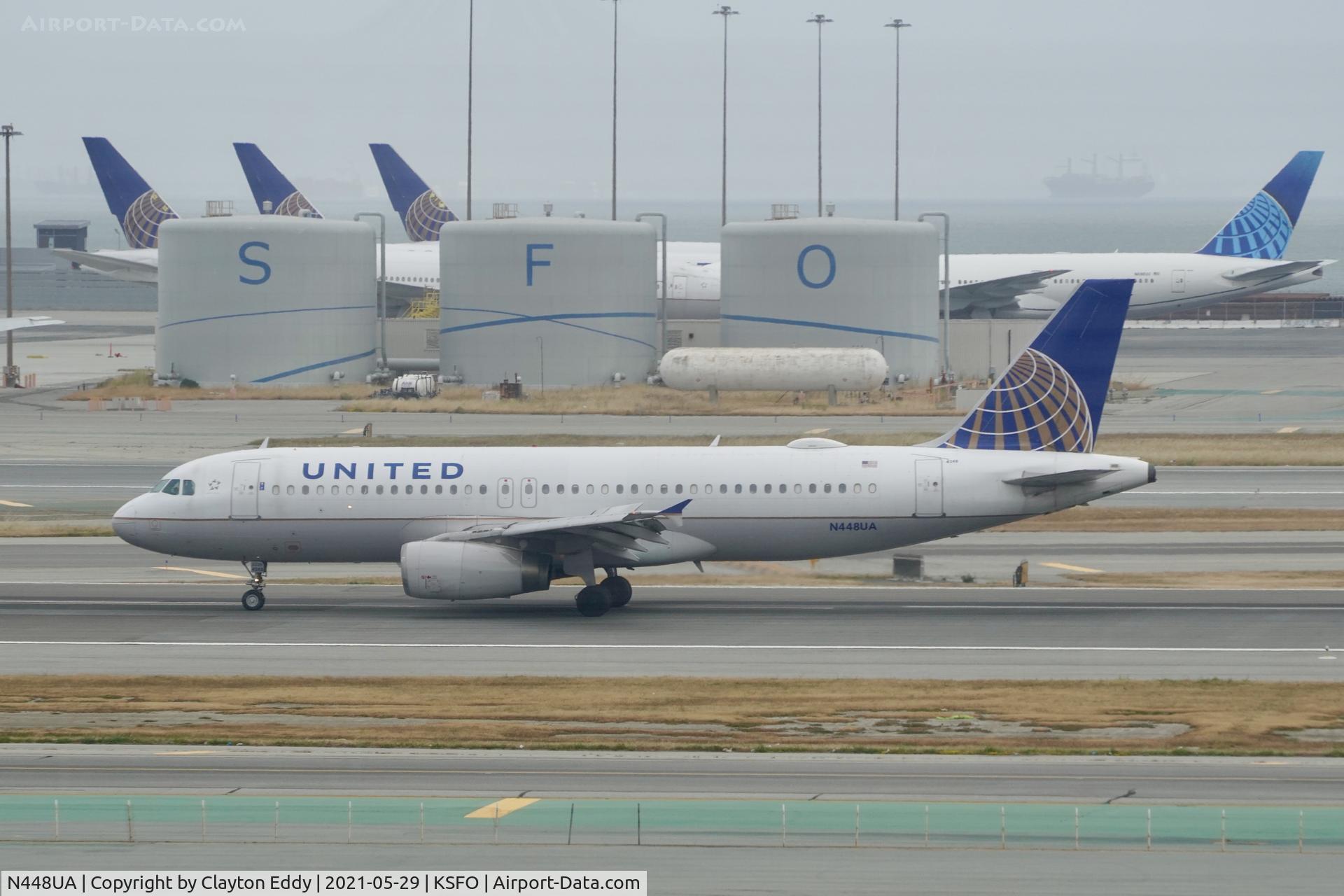 N448UA, 1998 Airbus A320-232 C/N 842, Skyterrace SFO 2021.