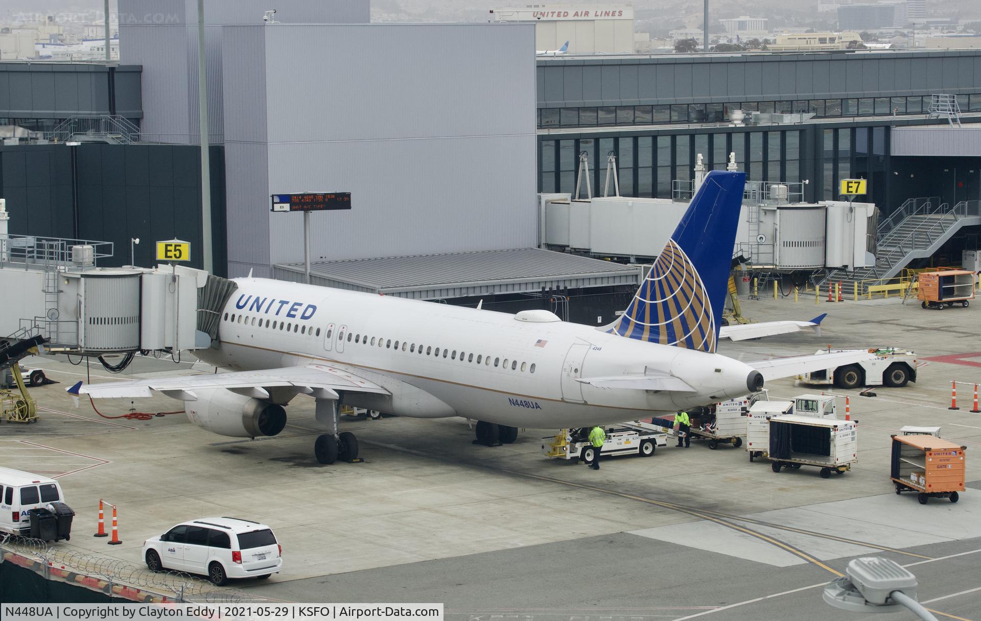 N448UA, 1998 Airbus A320-232 C/N 842, Skyterrace SFO 2021.