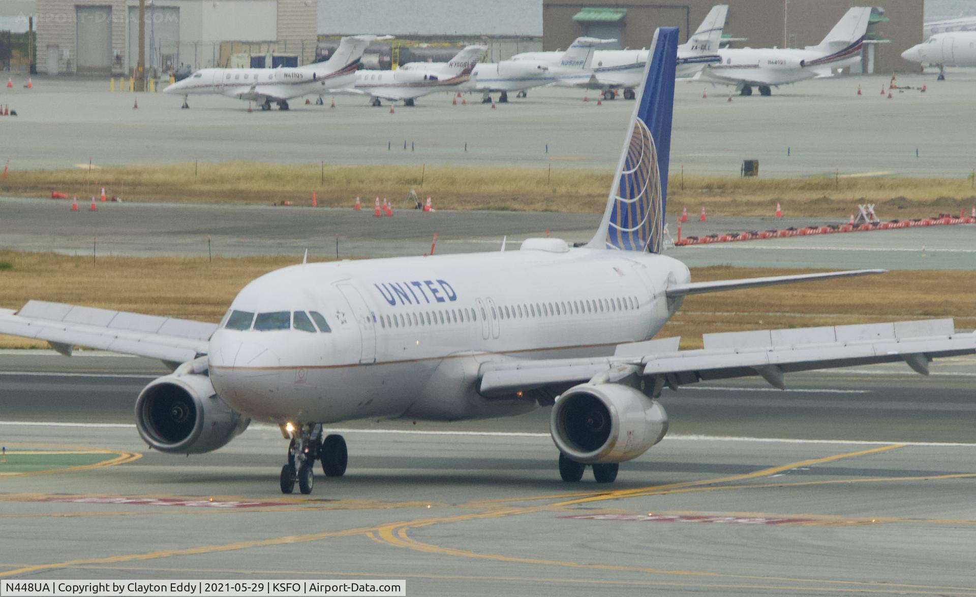 N448UA, 1998 Airbus A320-232 C/N 842, Skyterrace SFO 2021.