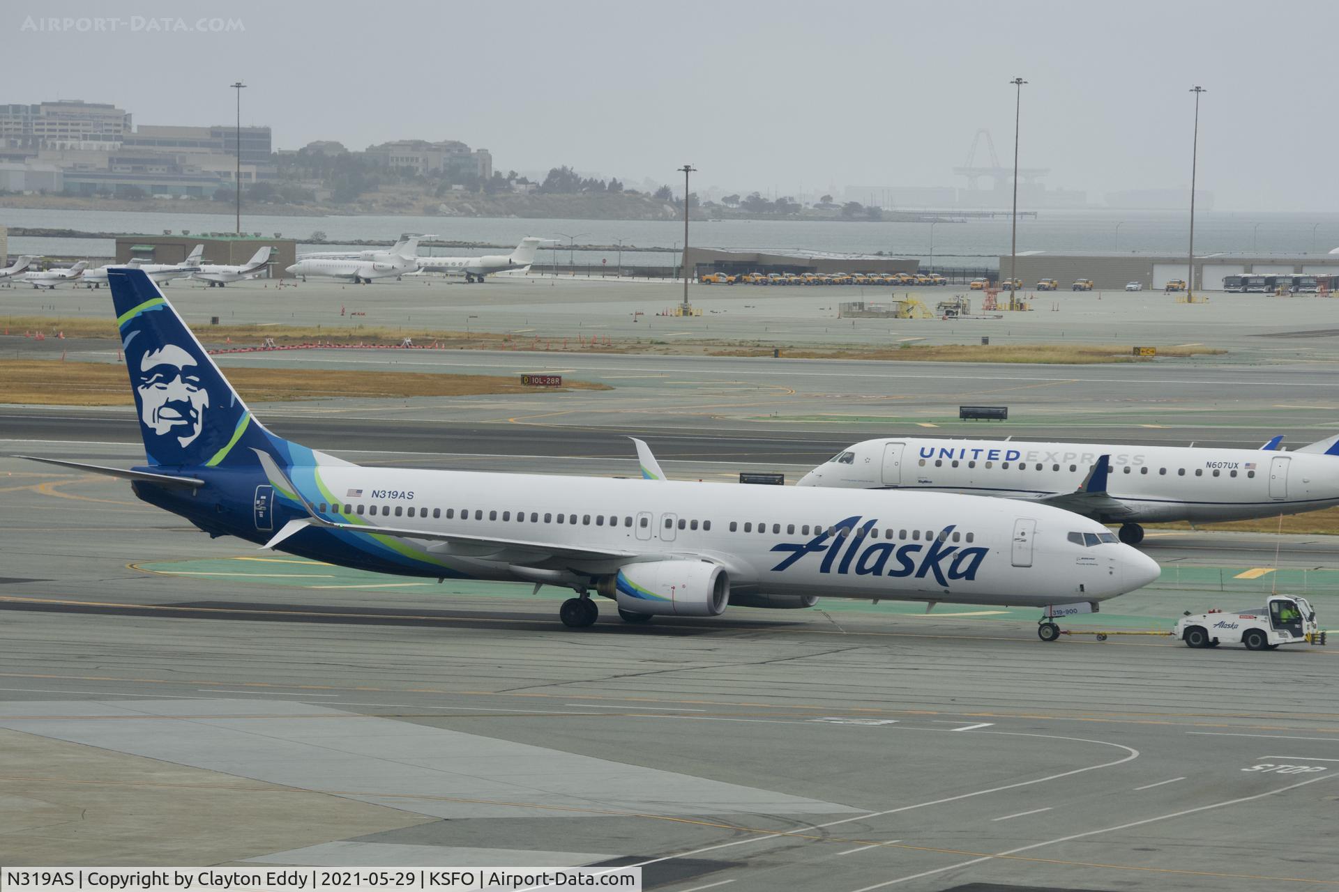 N319AS, 2003 Boeing 737-990 C/N 33679, Skyterrace SFO 2021.