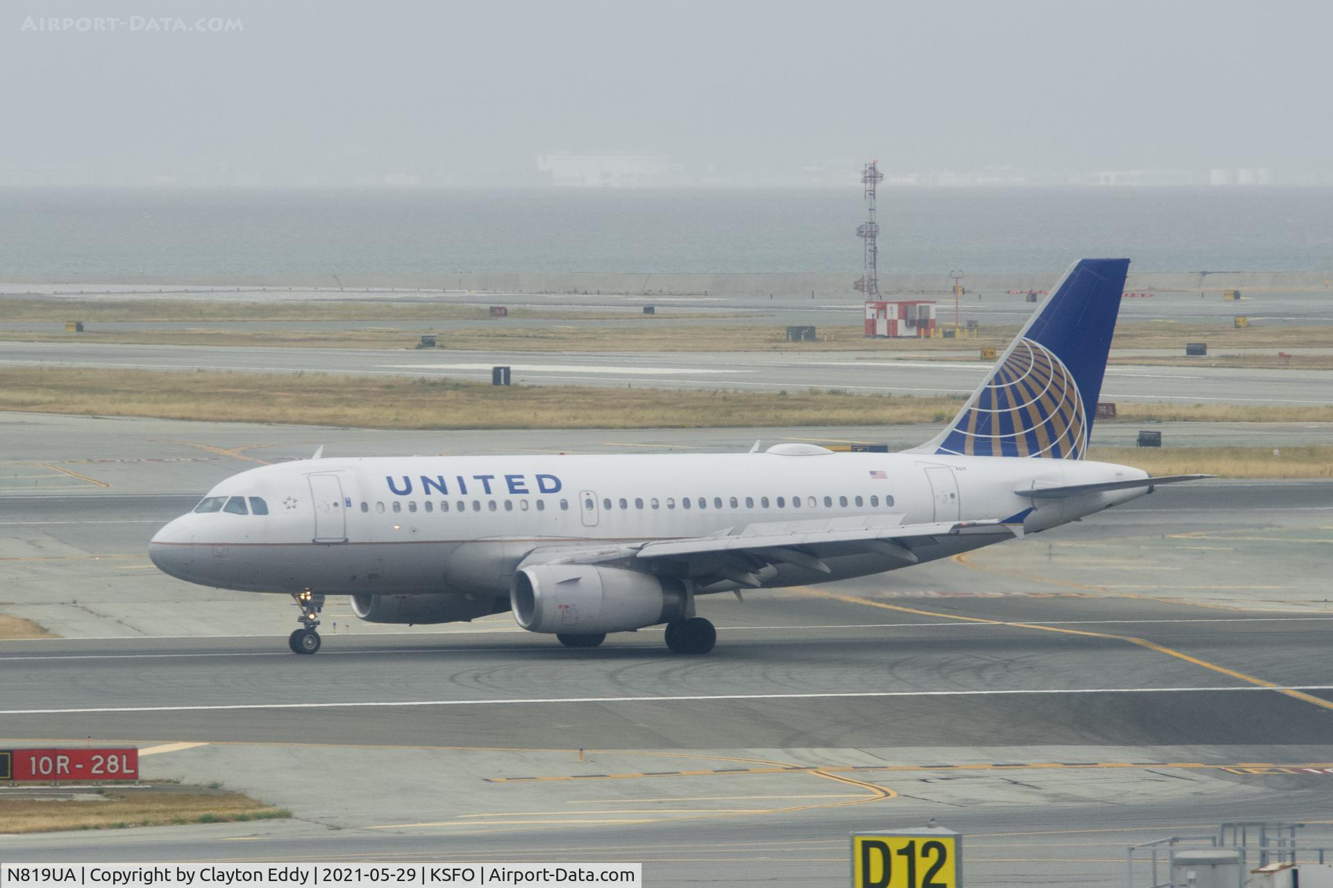 N819UA, 1998 Airbus A319-131 C/N 893, Skyterrace SFO 2021.