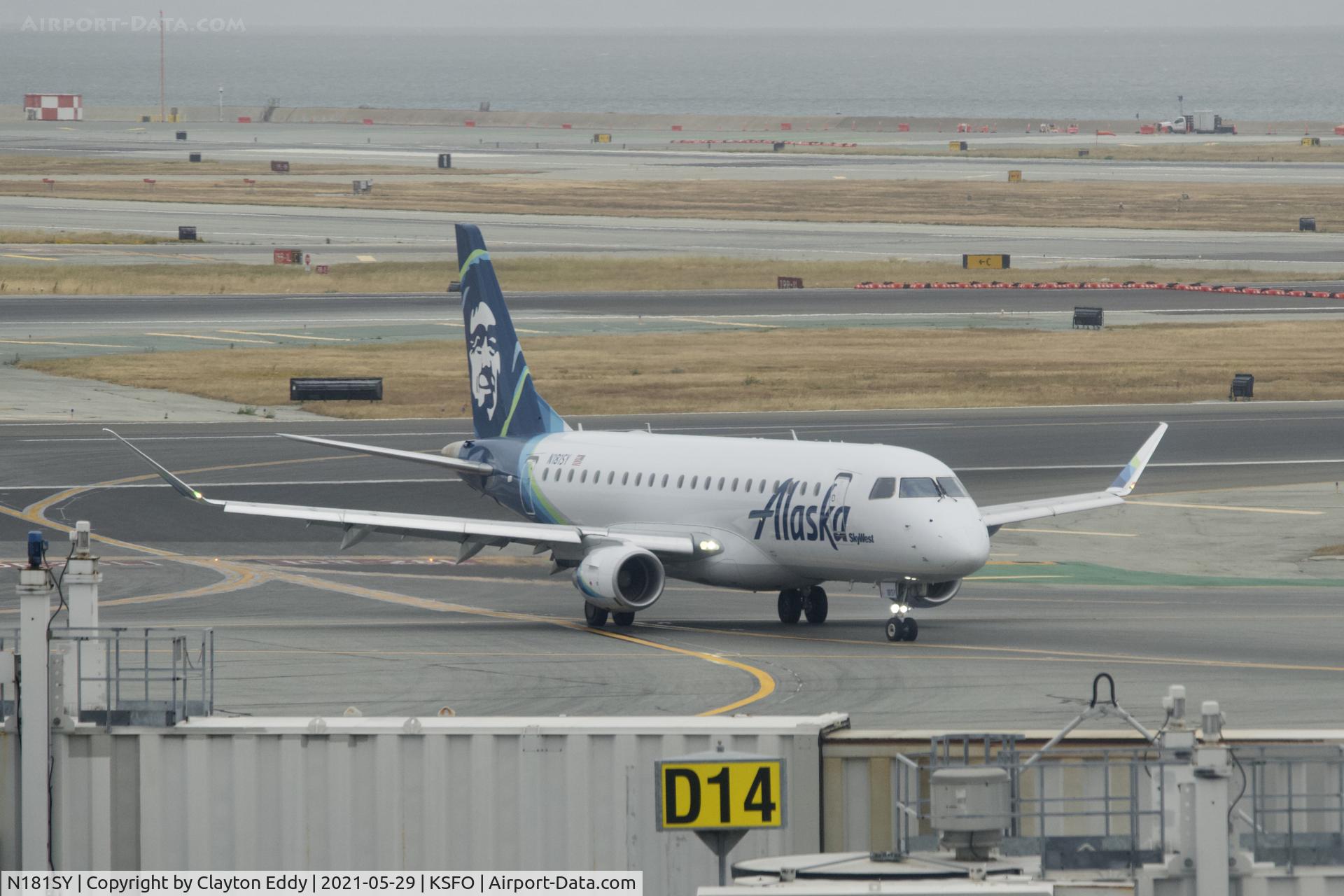 N181SY, 2016 Embraer 175LR (ERJ-170-200LR) C/N 17000574, Skyterrace SFO 2021.