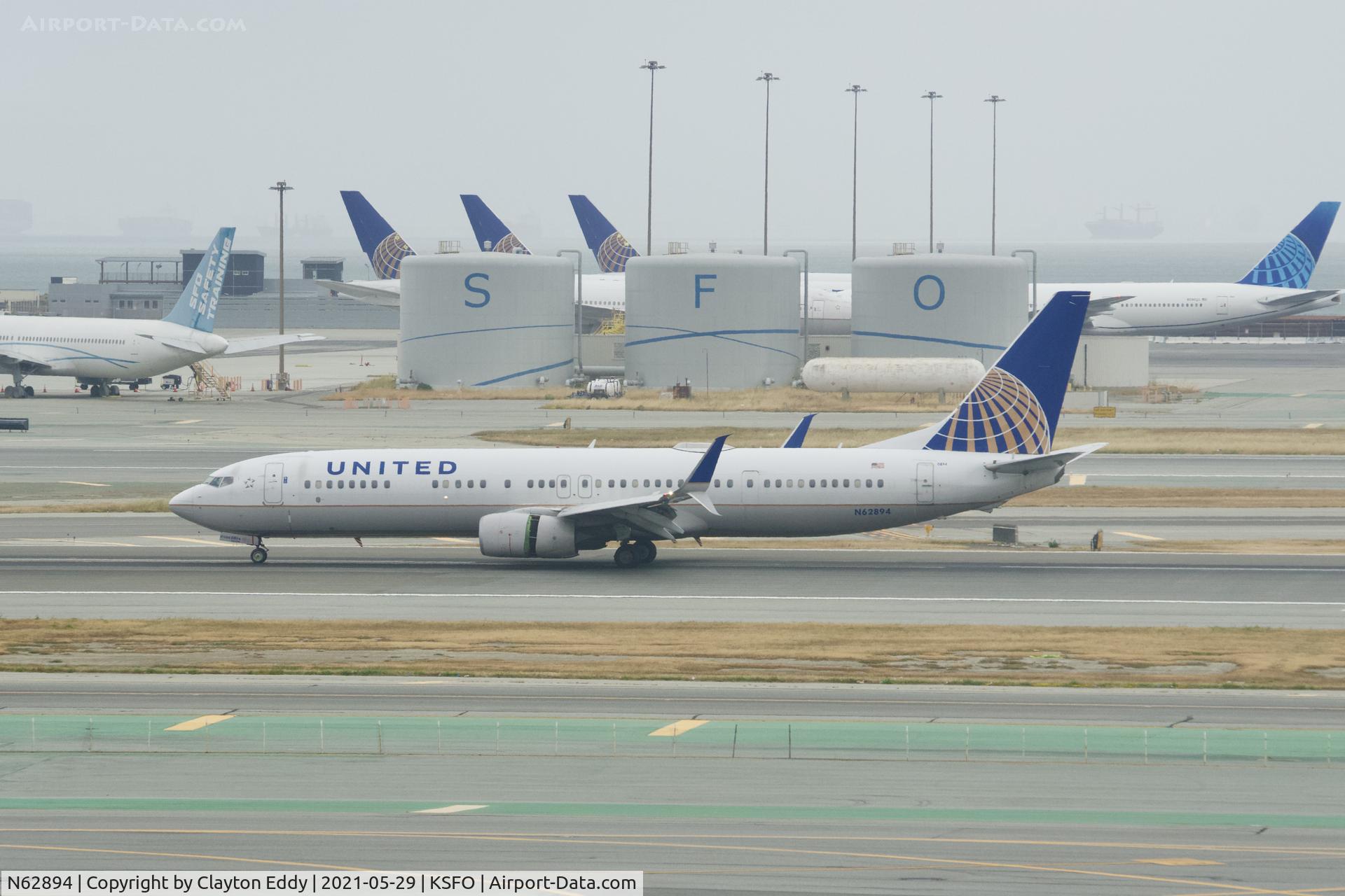 N62894, 2016 Boeing 737-924/ER C/N 42198, Skyterrace SFO 2021.