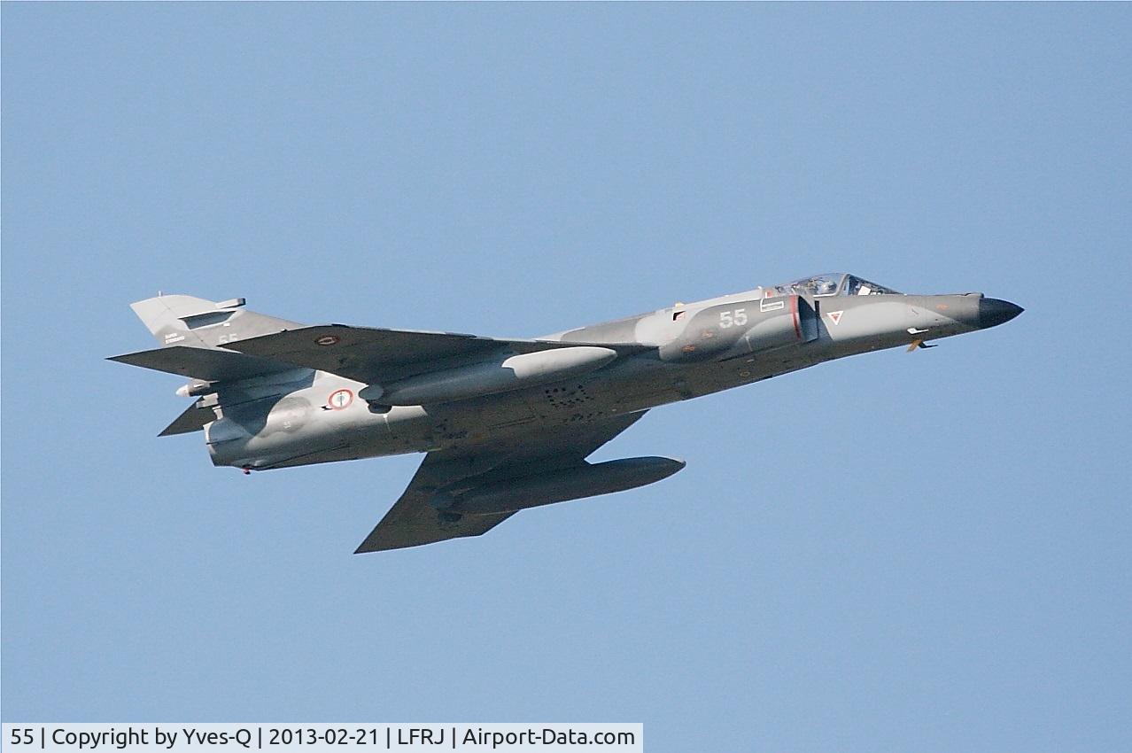 55, Dassault Super Etendard C/N 61, Dassault Super Etendard M (SEM), Climbing from rwy 08, Landivisiau Naval Air Base (LFRJ)