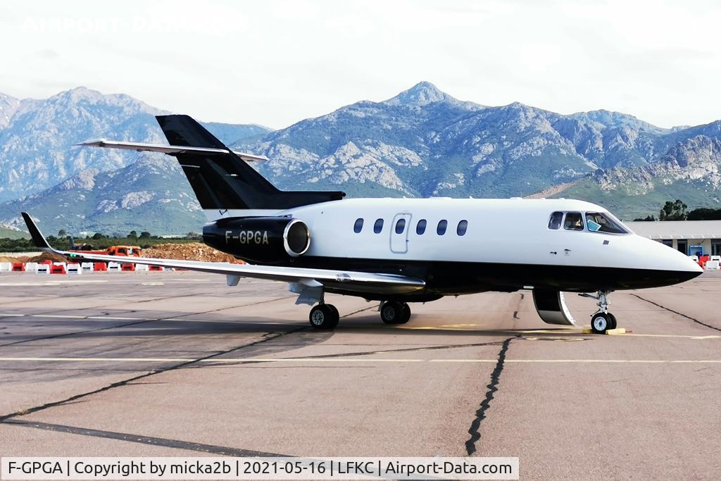 F-GPGA, 2012 Hawker Beechcraft 900XP C/N HA-0205, Parked