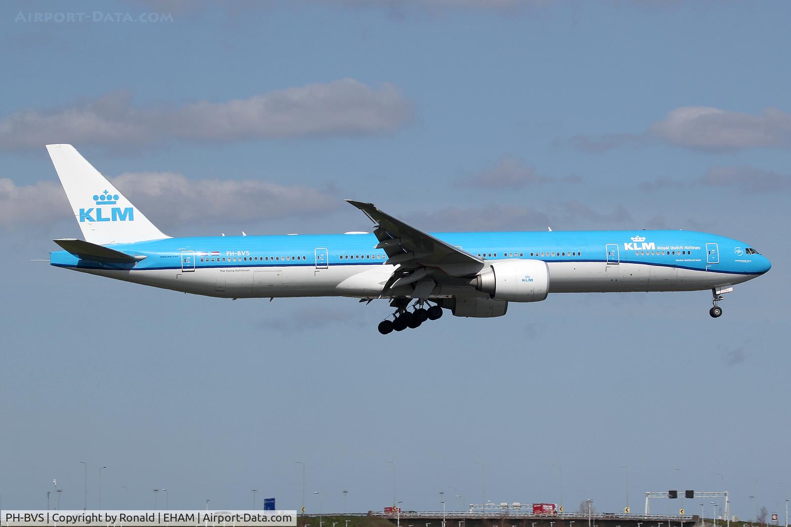 PH-BVS, 2017 Boeing 777-306/ER C/N 61604, at spl