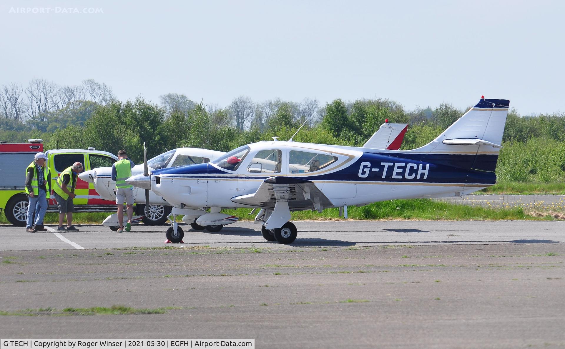 G-TECH, 1976 Rockwell Commander 114 C/N 14074, Visiting Commander 114.