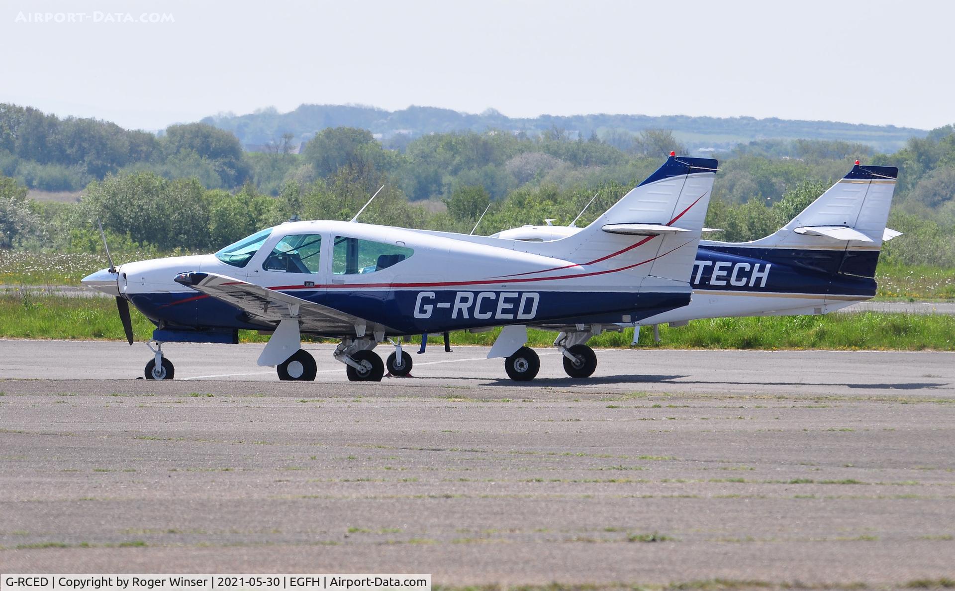 G-RCED, 1977 Rockwell Commander 114 C/N 14241, Two Commander 114 aircraft, G-RCED with G-TECH.