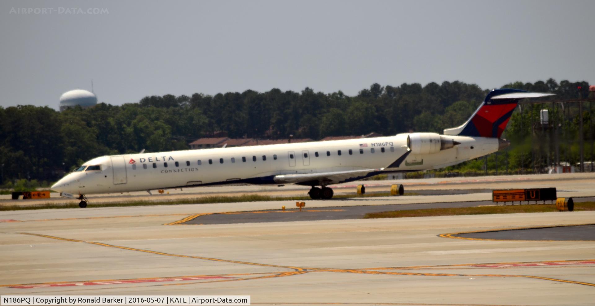 N186PQ, 2008 Bombardier CRJ-900ER (CL-600-2D24) C/N 15186, Taxi to gate Atlanta