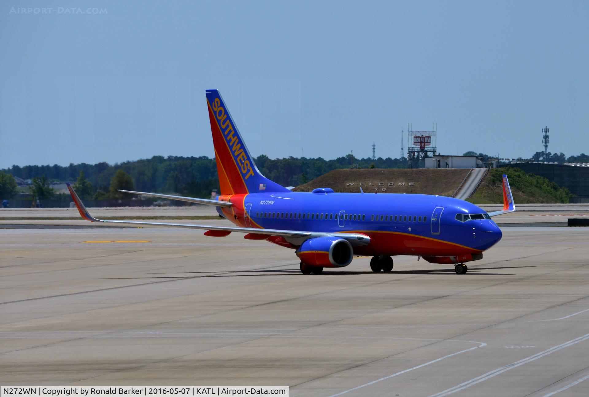 N272WN, 2007 Boeing 737-7H4 C/N 32527, Taxi Atlanta