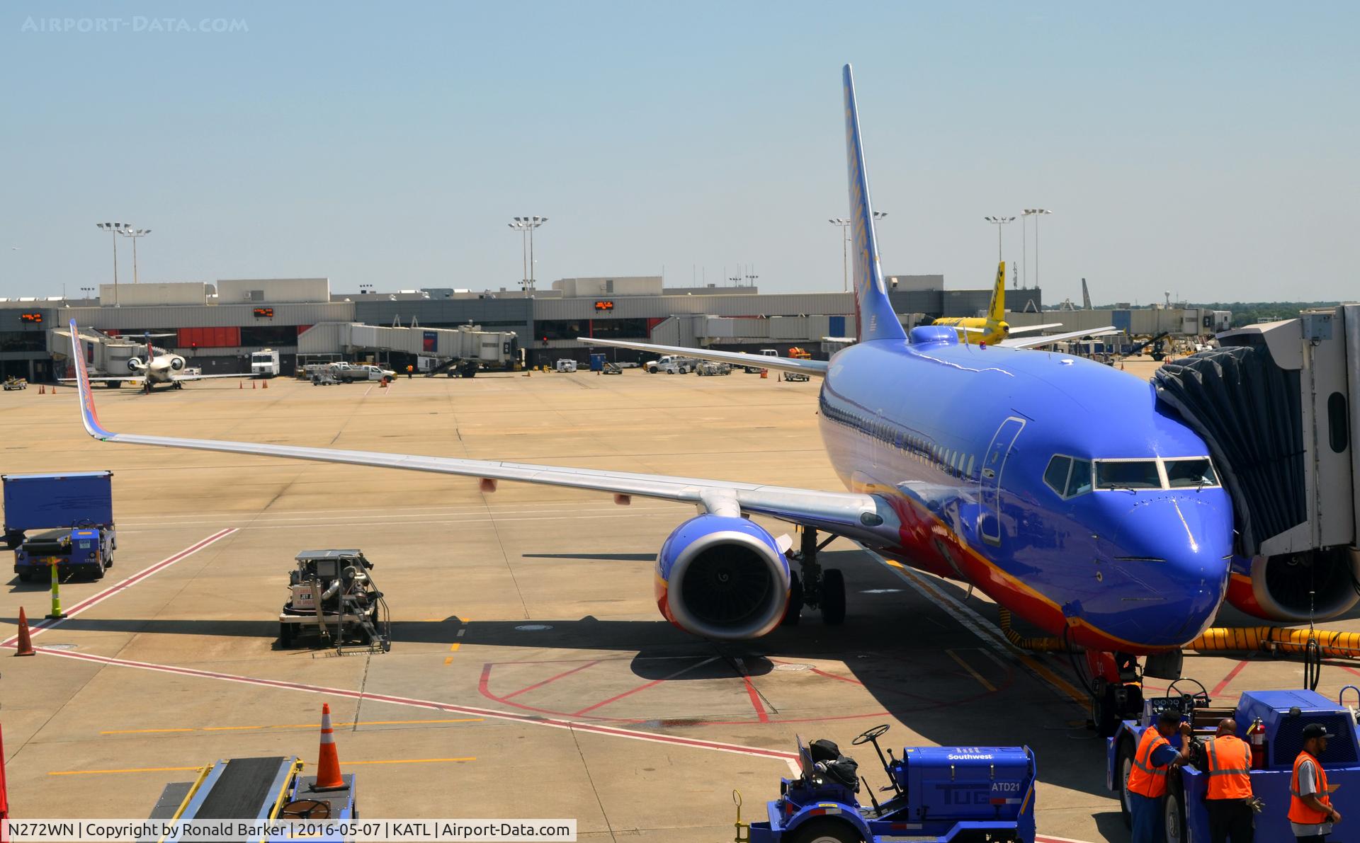N272WN, 2007 Boeing 737-7H4 C/N 32527, Gate Atlanta