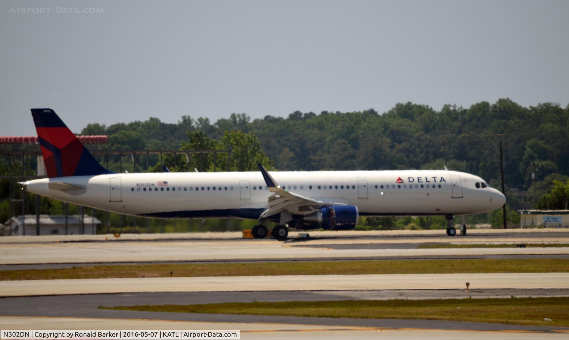 N302DN, 2016 Airbus A321-211 C/N 7031, Taxi Atlanta