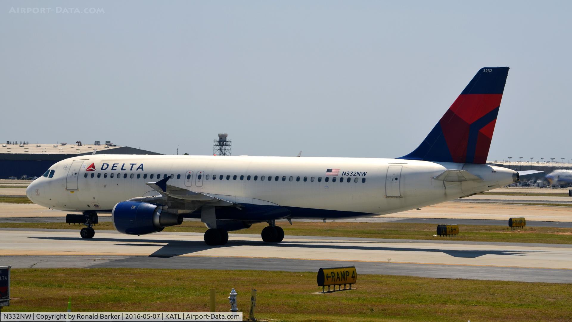 N332NW, 1992 Airbus A320-211 C/N 319, Taxi to gate Atlanta