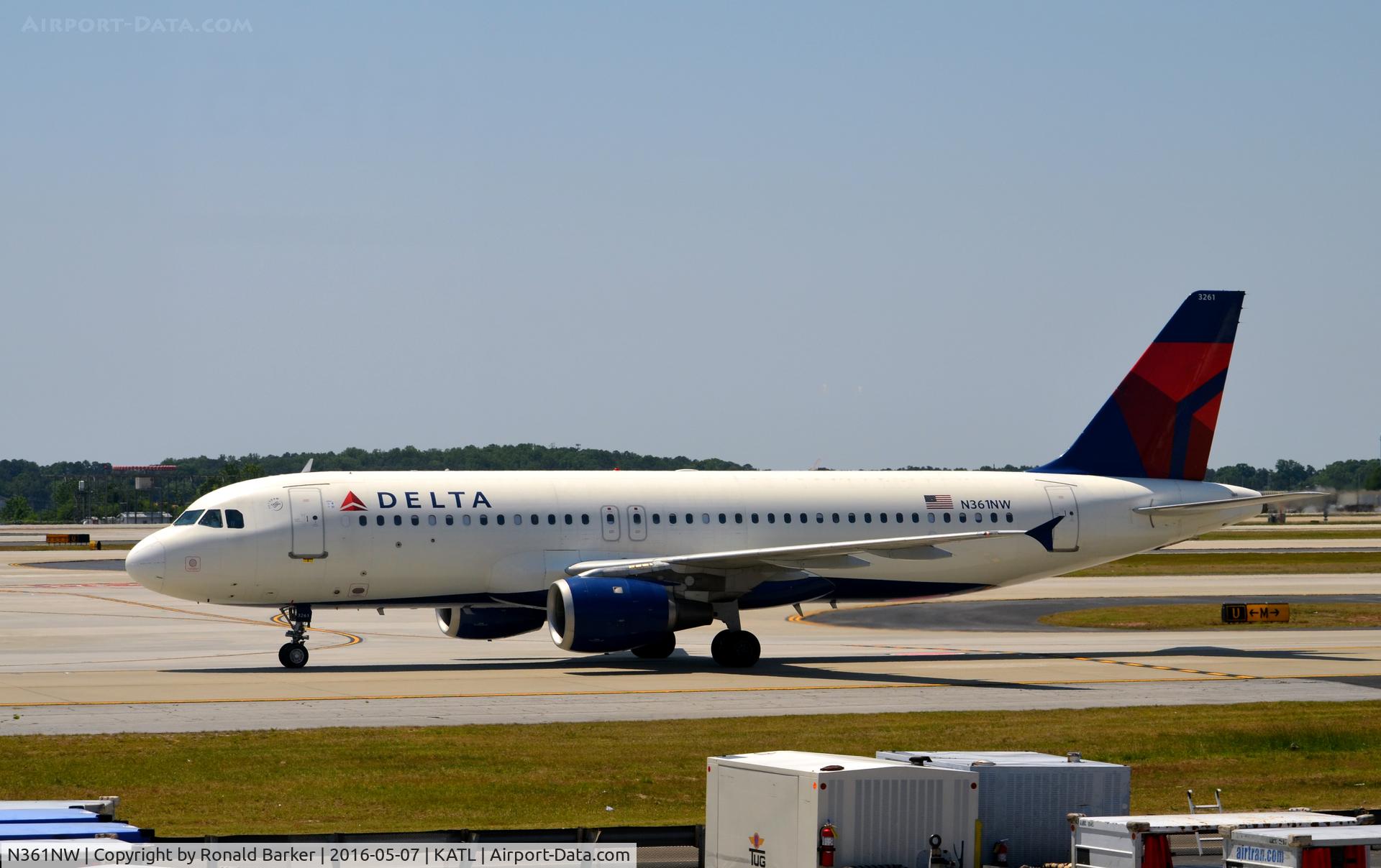 N361NW, 1998 Airbus A320-212 C/N 0907, Taxi to gate Atlanta