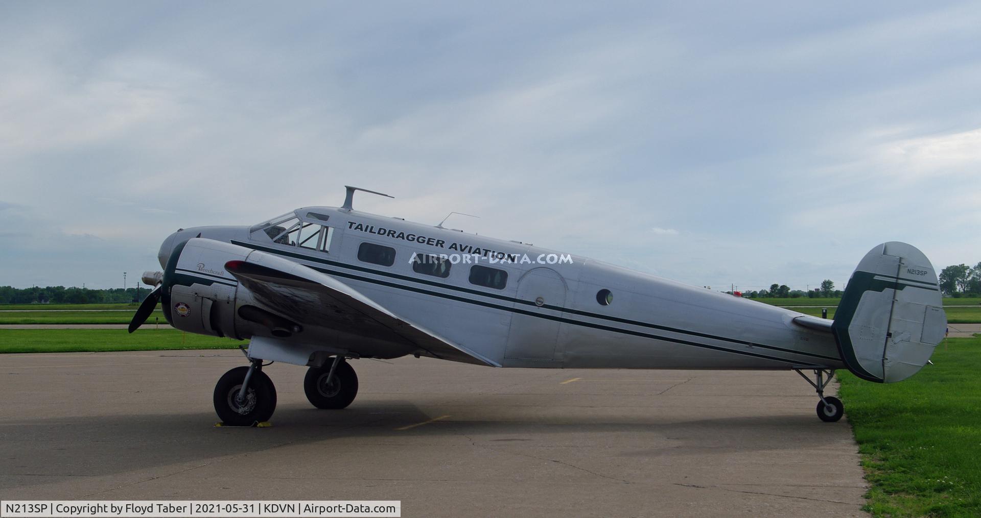 N213SP, 1952 Beech C-45H Expeditor C/N AF-860, Passing through Davenport