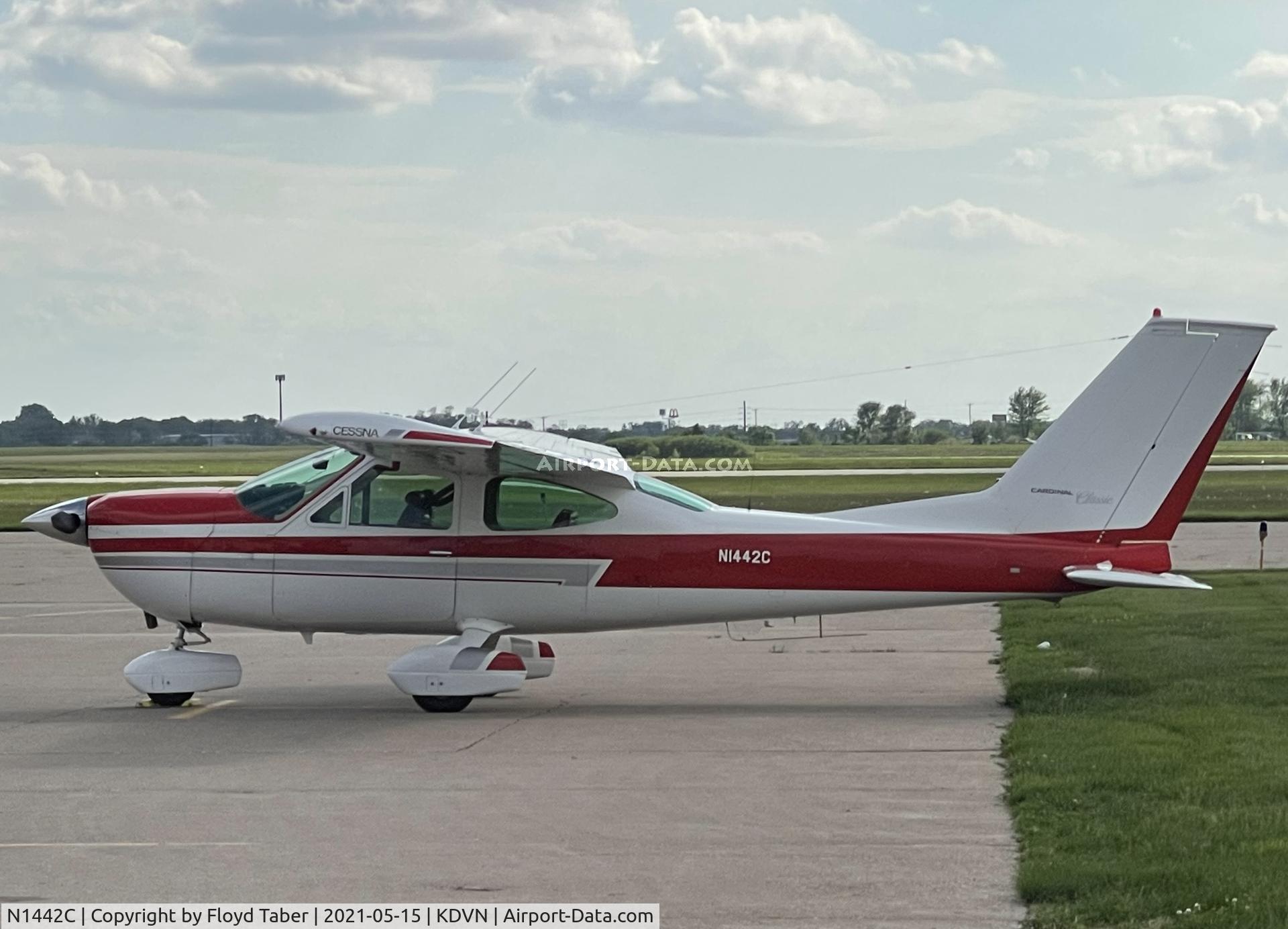 N1442C, 1977 Cessna 177B Cardinal C/N 17702728, Sitting on the Carver Aero Ramp