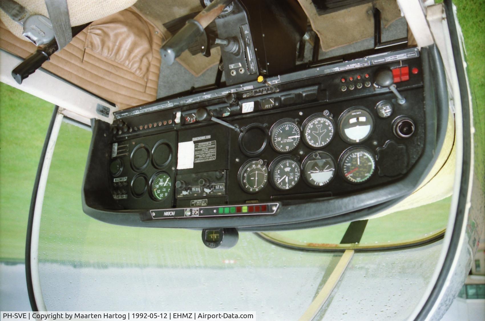 PH-SVE, Robin DR-400-120 Dauphin C/N 1499, instrument panel of Robin DR-400 PH-SVE, as of May 1992, in use as trainer at Vliegclub Rotterdam.