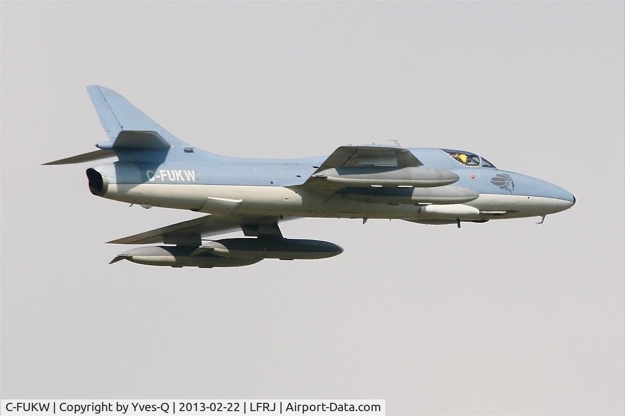 C-FUKW, 1954 Hawker Hunter T.68 C/N HABL-003215&41H-680368, Apache Aviation Hawker Hunter T.68, Take off Rwy 08, Landivisiau Naval Air Base (LFRJ)