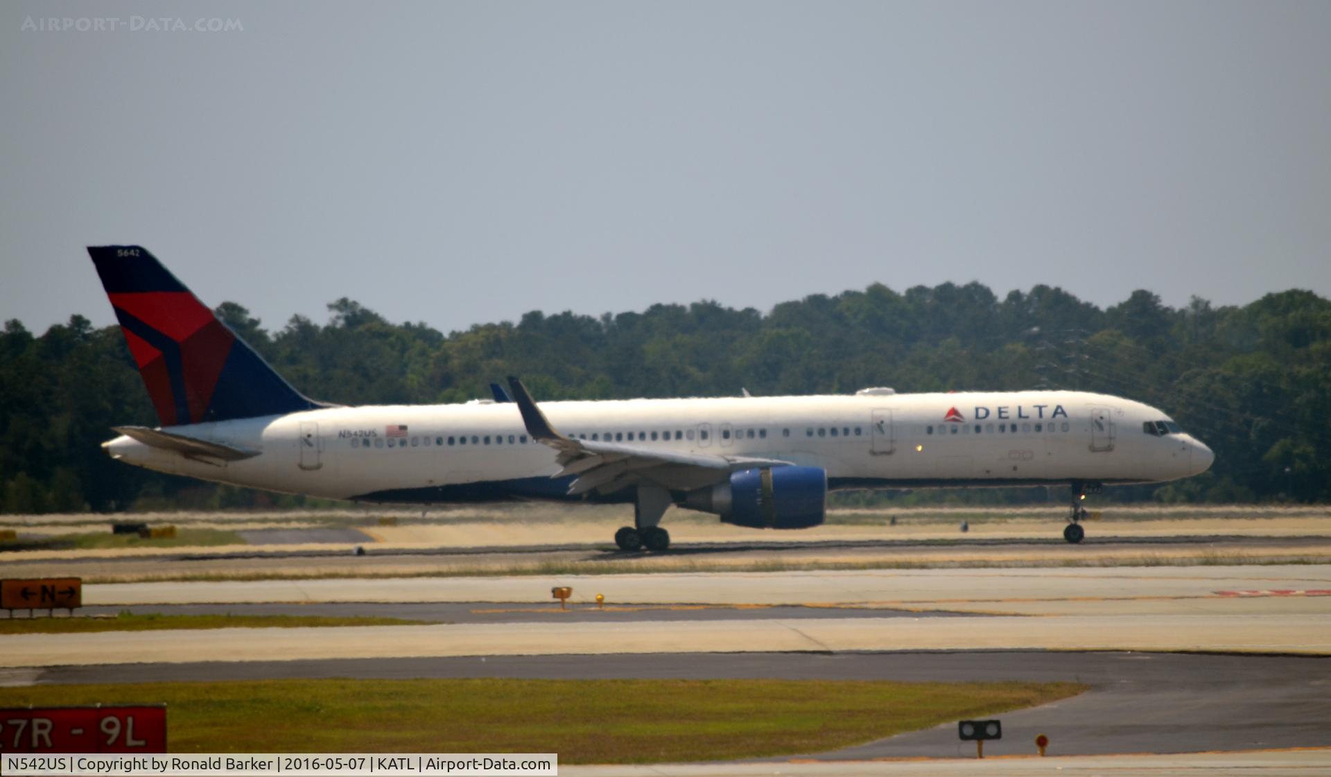N542US, 1996 Boeing 757-251 C/N 26489, Landing Atlanta
