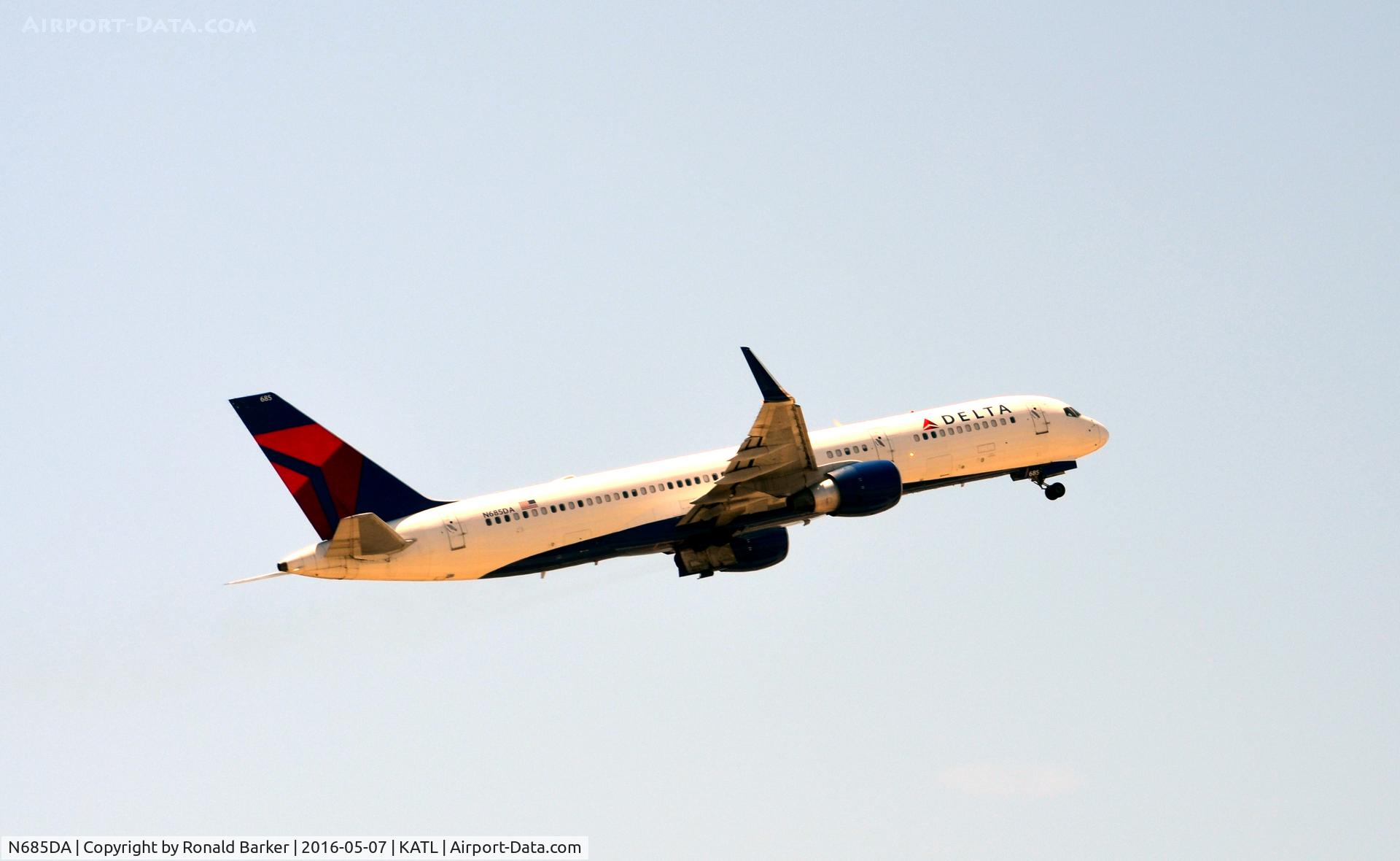 N685DA, 1995 Boeing 757-232 C/N 27588, Departure Atlanta
