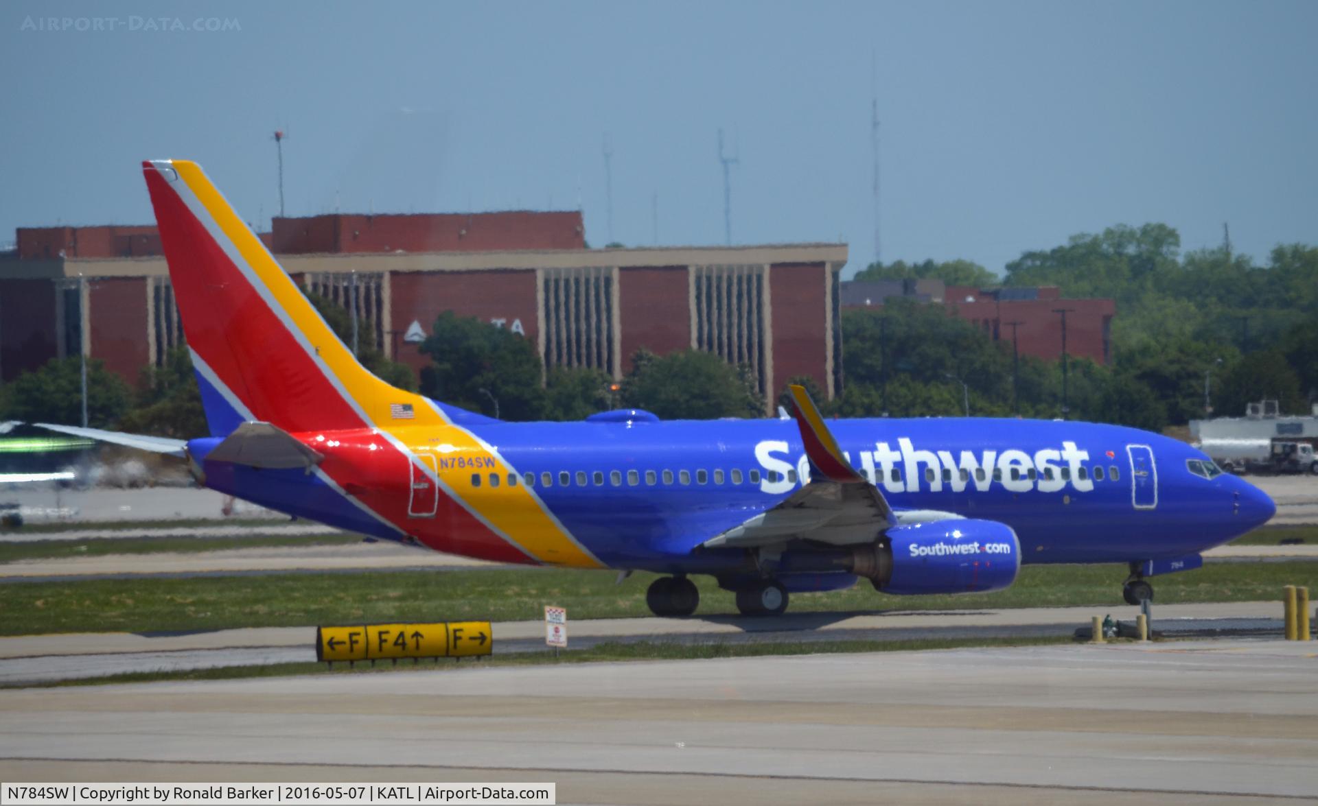 N784SW, 2000 Boeing 737-7H4 C/N 29810, Taxi to takeoff Atlanta