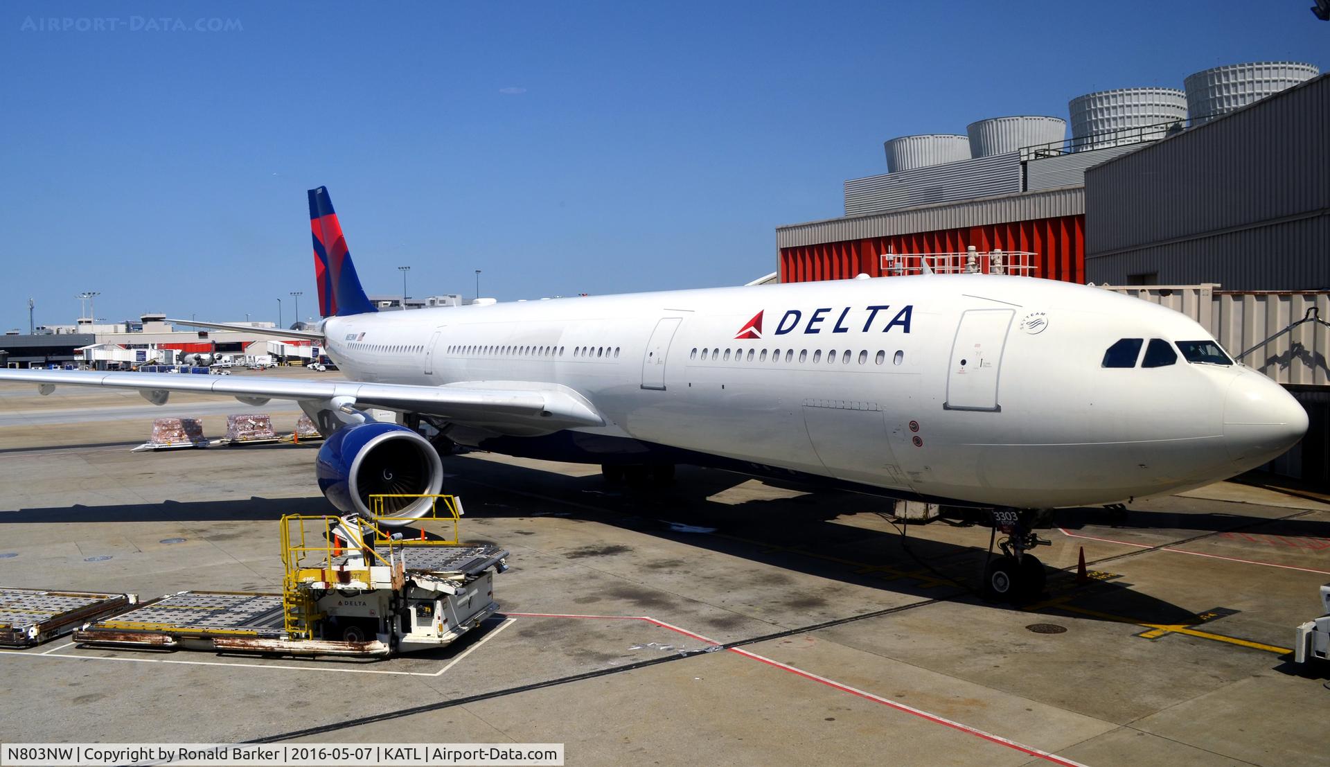 N803NW, 2003 Airbus A330-323 C/N 0542, At the gate Atlanta