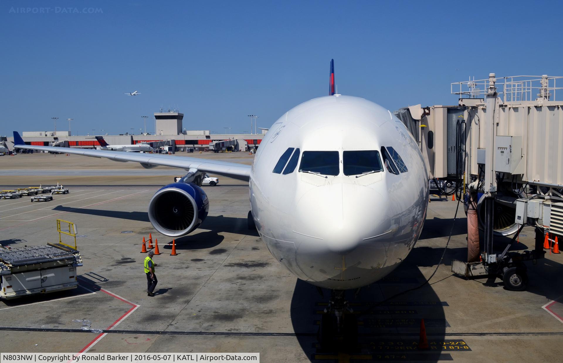 N803NW, 2003 Airbus A330-323 C/N 0542, At the gate Atlanta