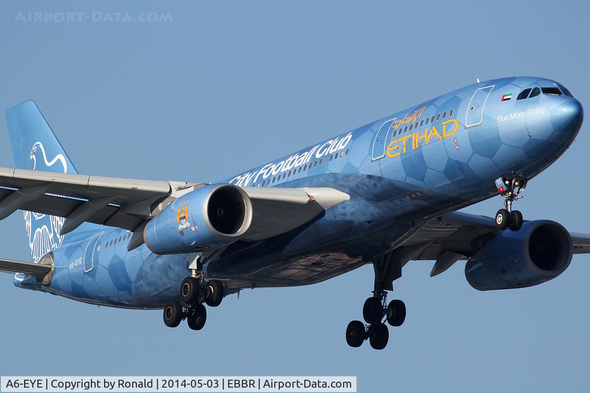 A6-EYE, 2005 Airbus A330-243 C/N 688, at bru