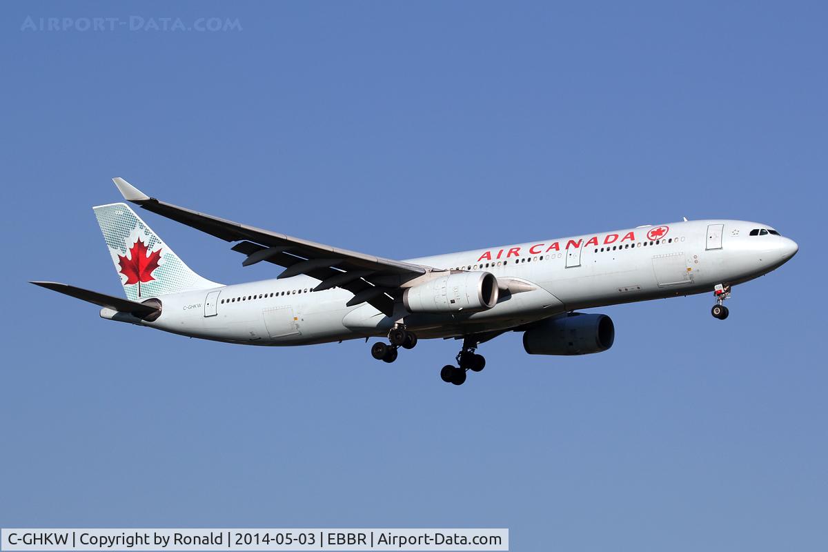 C-GHKW, 2001 Airbus A330-343 C/N 0408, at bru