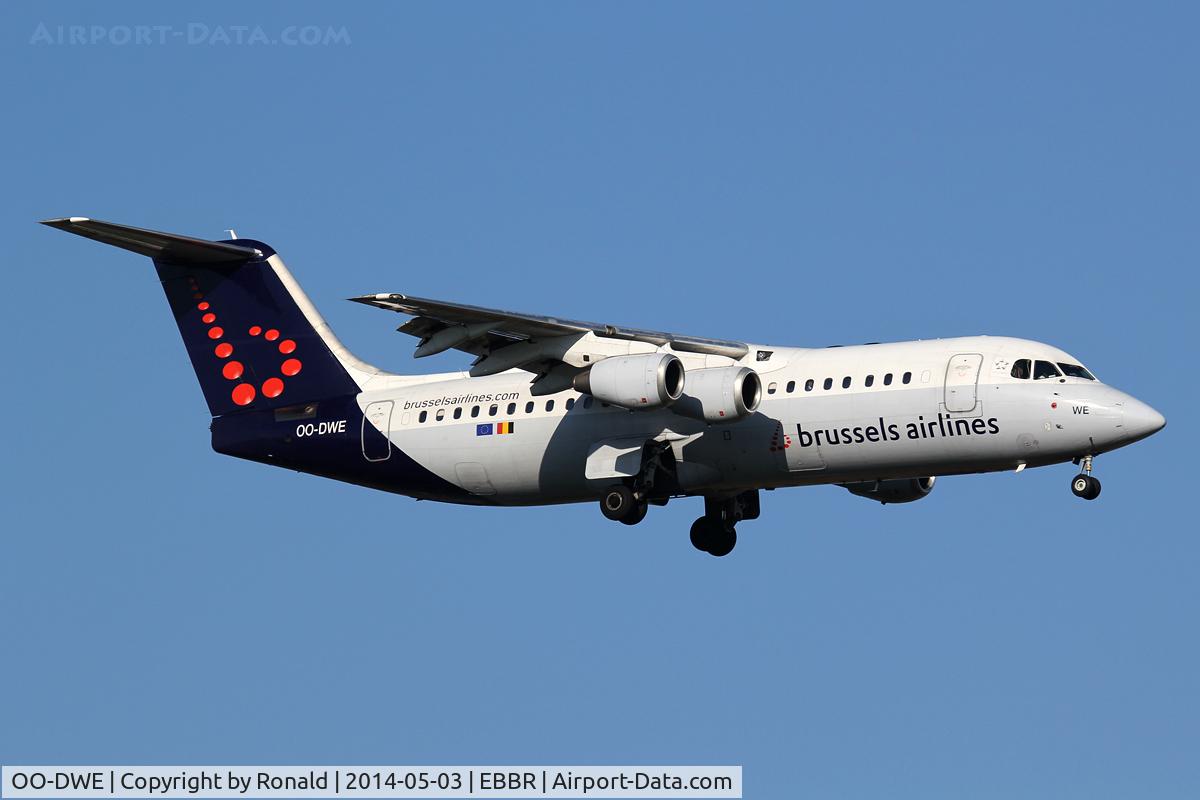 OO-DWE, 1998 British Aerospace Avro 146-RJ100 C/N E3327, at bru