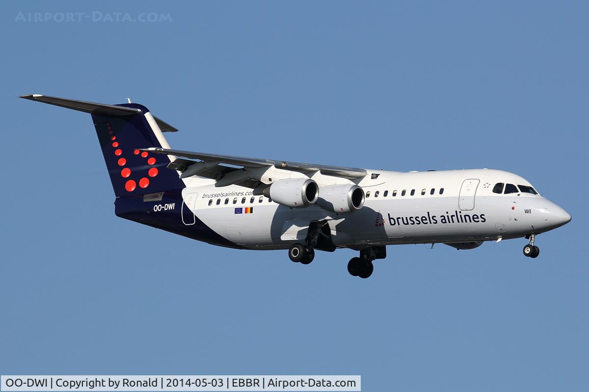 OO-DWI, 1999 British Aerospace Avro 146-RJ100 C/N E3342, at bru