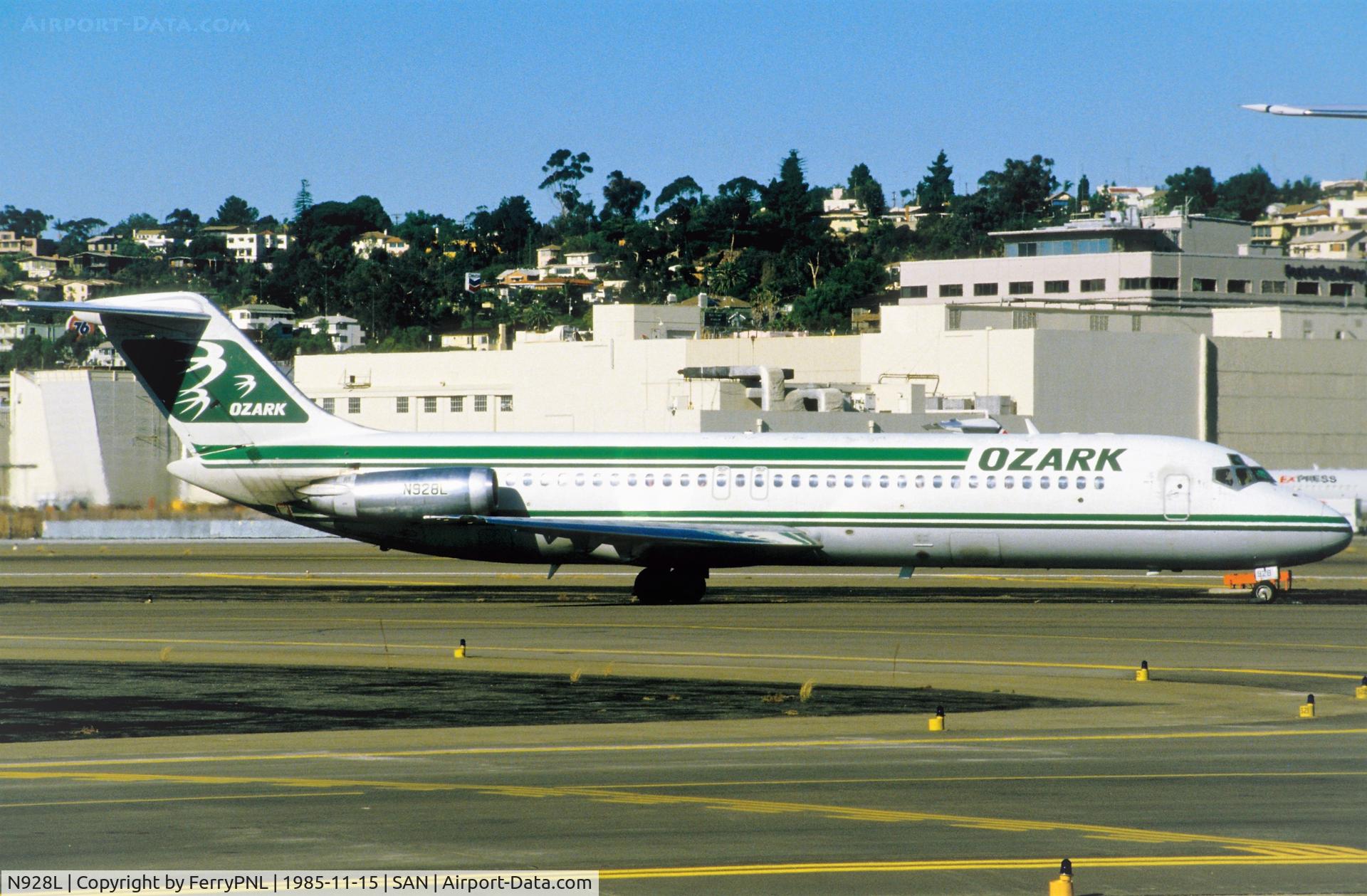 N928L, 1980 McDonnell Douglas DC-9-34 C/N 48124, Ozark DC-9-34 taxiing to the runway