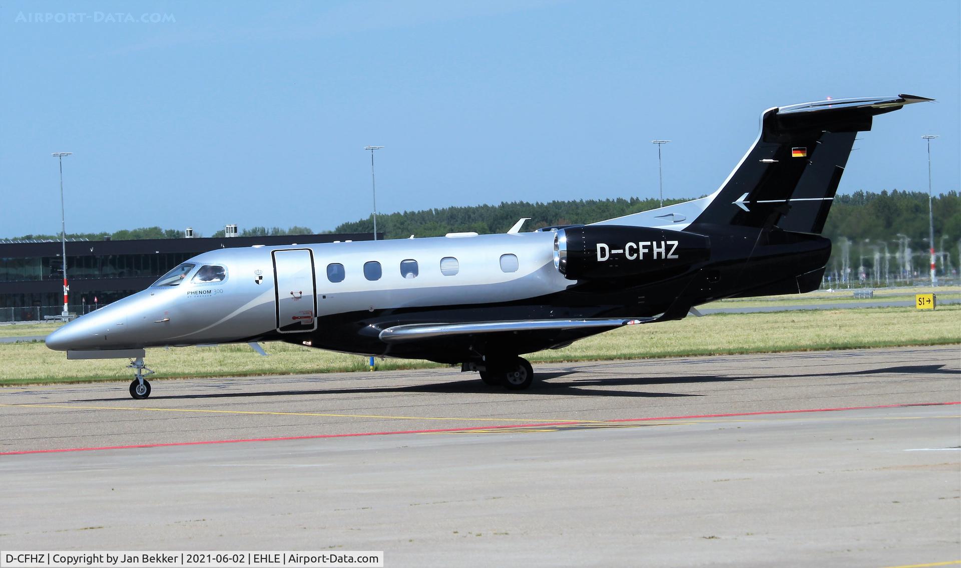 D-CFHZ, 2017 Embraer EMB-505 Phenom 300 C/N 50500415, Lelystad Airport