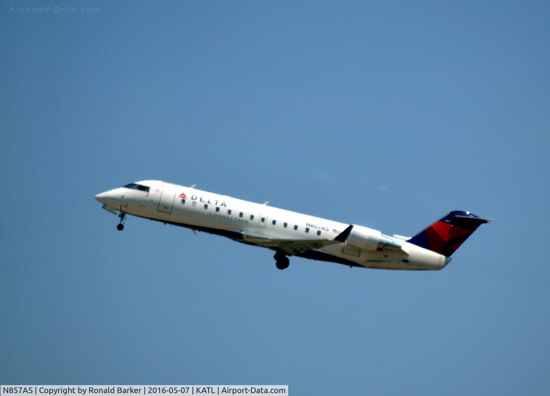 N857AS, 2000 Bombardier CRJ-200ER (CL-600-2B19) C/N 7411, Takeoff Atlanta