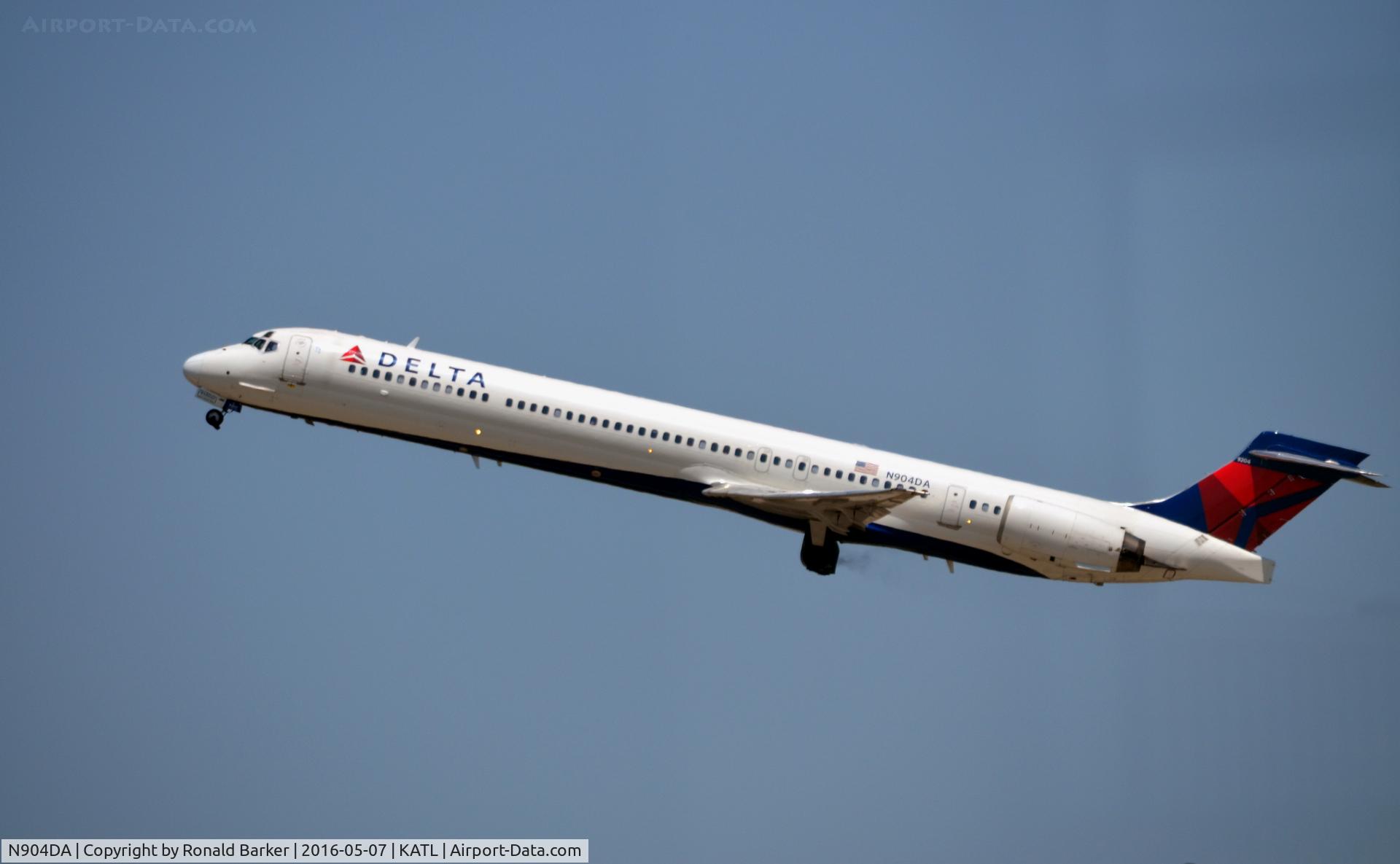 N904DA, 1995 McDonnell Douglas MD-90-30 C/N 53384, Takeoff Atlanta