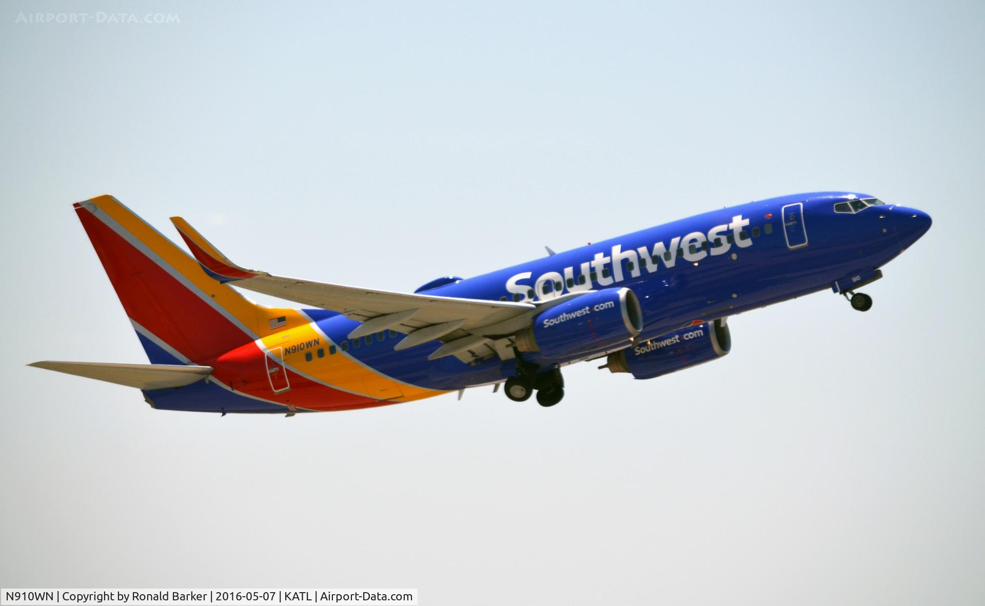 N910WN, 2008 Boeing 737-7H4 C/N 36618, Takeoff Atlanta