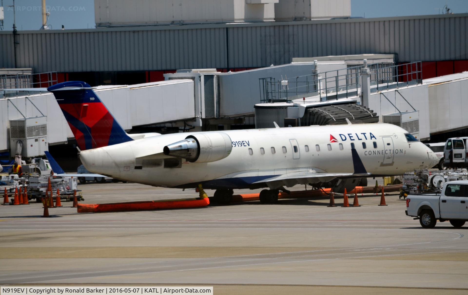 N919EV, 2003 Bombardier CRJ-200ER (CL-600-2B19) C/N 7780, At the gate Atlanta