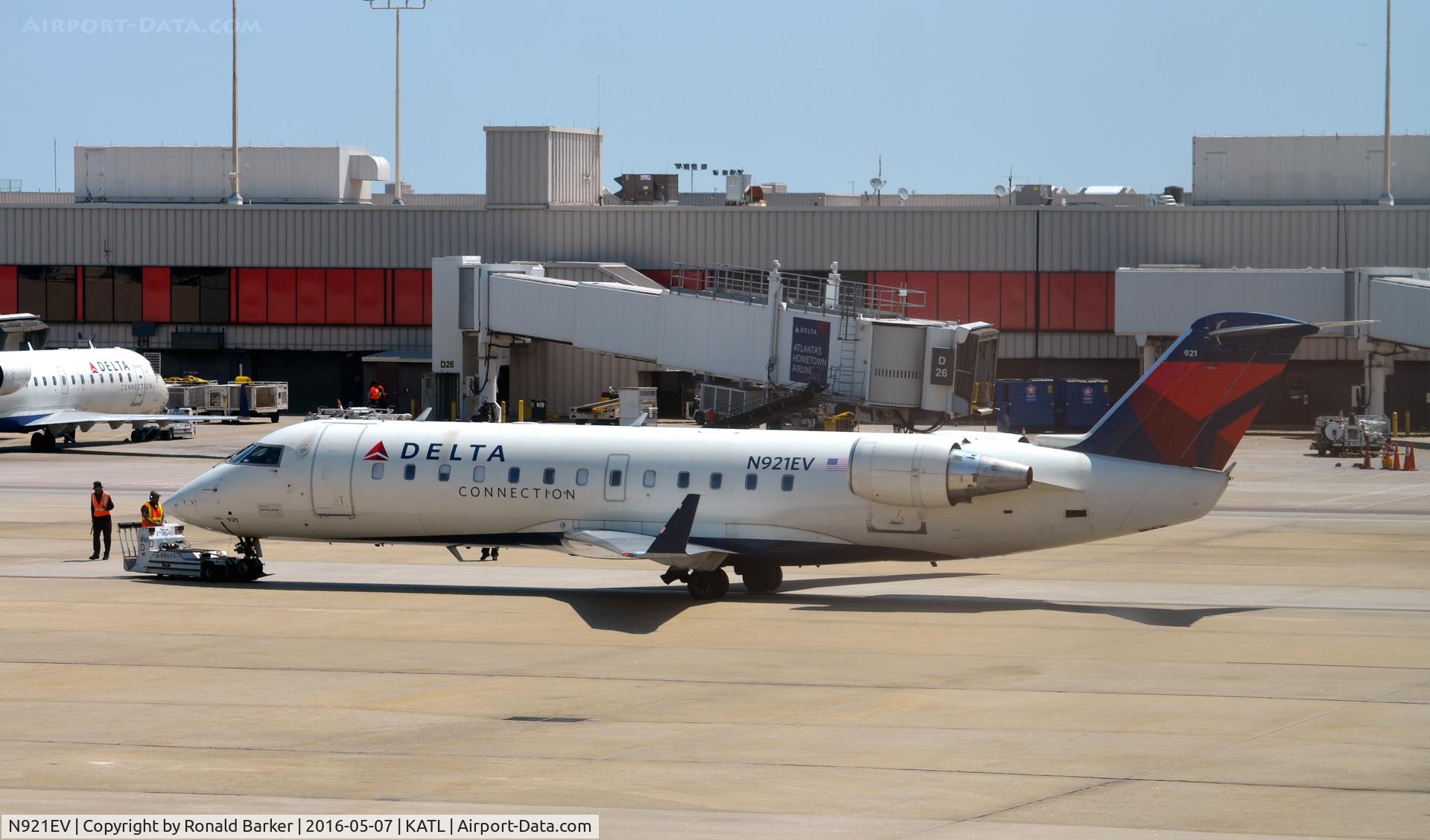 N921EV, 2003 Bombardier CRJ-200ER (CL-600-2B19) C/N 7819, Pushback Atlanta