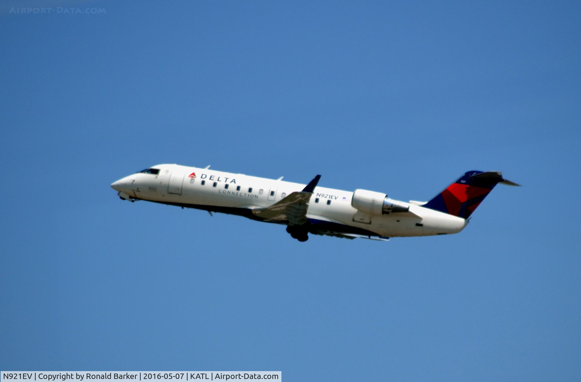 N921EV, 2003 Bombardier CRJ-200ER (CL-600-2B19) C/N 7819, Takeoff Atlanta