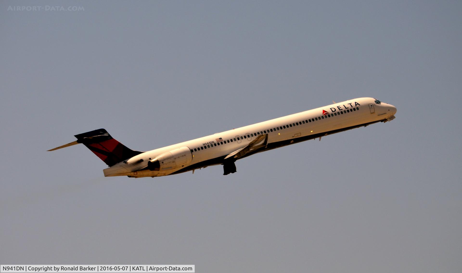 N941DN, 1997 McDonnell Douglas MD-90-30 C/N 53555, Takeoff Atlanta