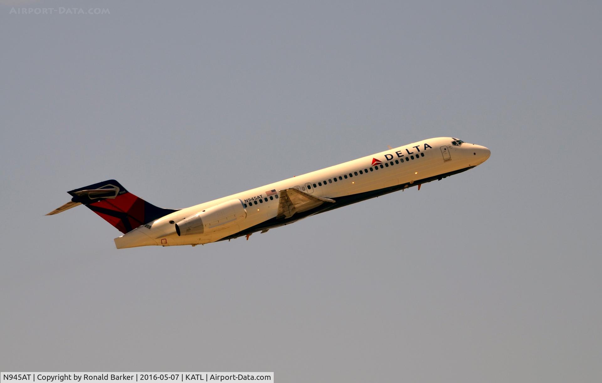 N945AT, 1999 Boeing 717-200 C/N 55008, Takeoff Atlanta